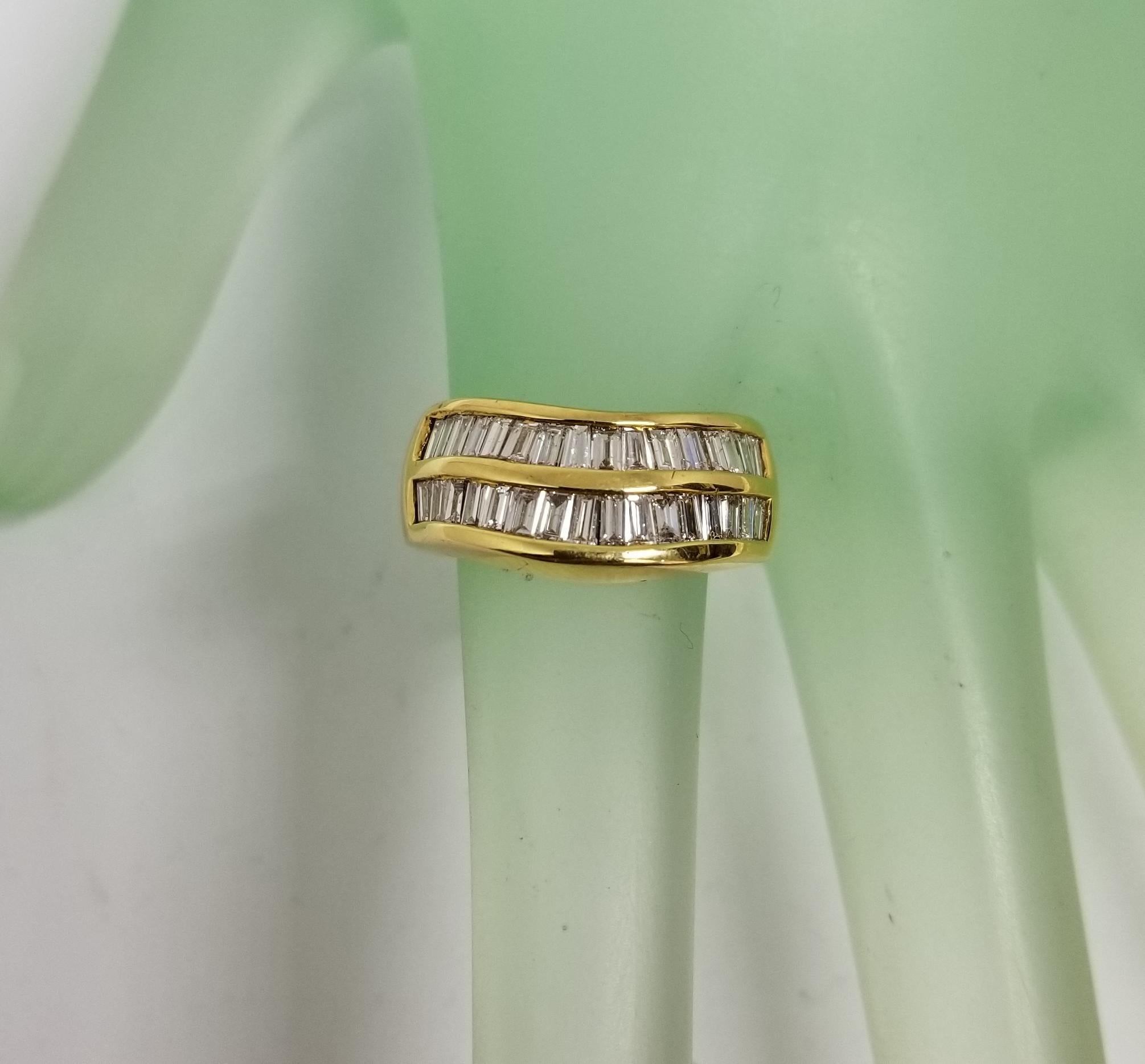 18 Karat Yellow Gold 2-Row Diamond Baguette Channel Set Ring In New Condition In Los Angeles, CA