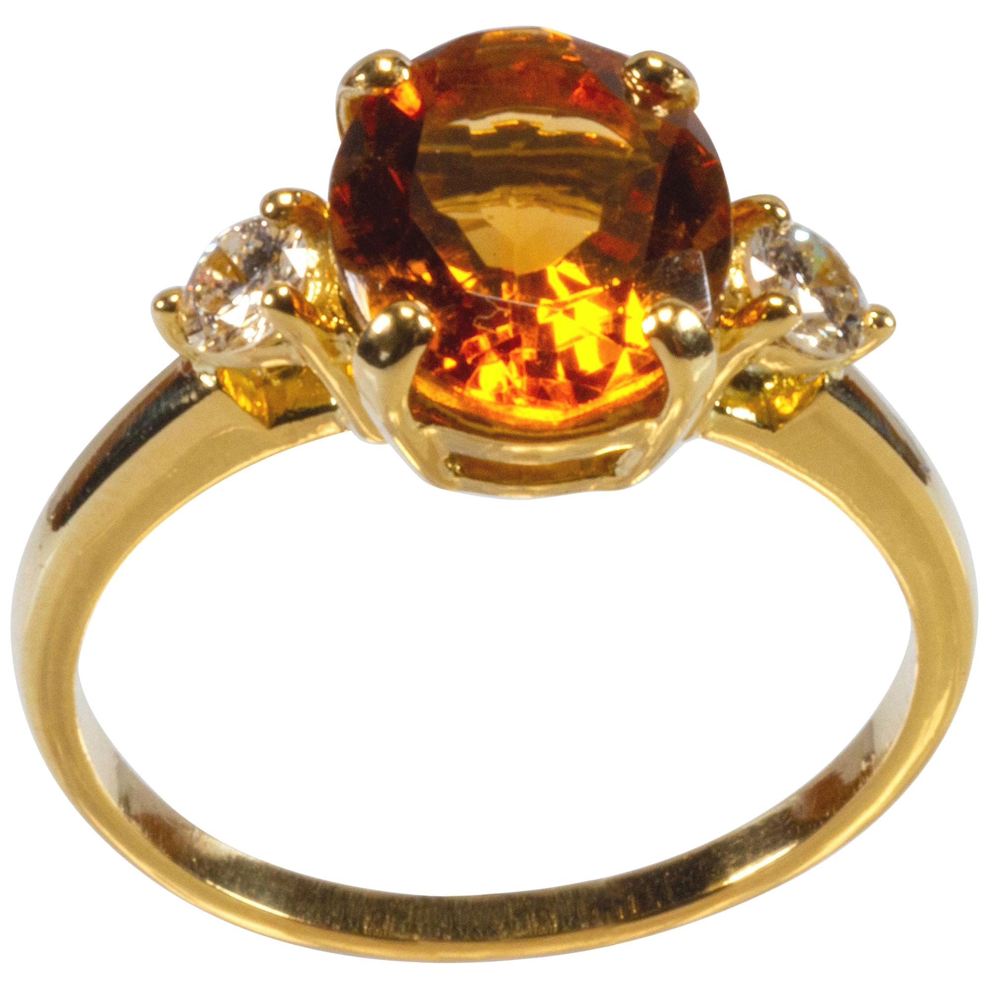 18 Karat Gelbgold Ring mit 2,10 Karat gelbem Citrin und Diamant im Angebot