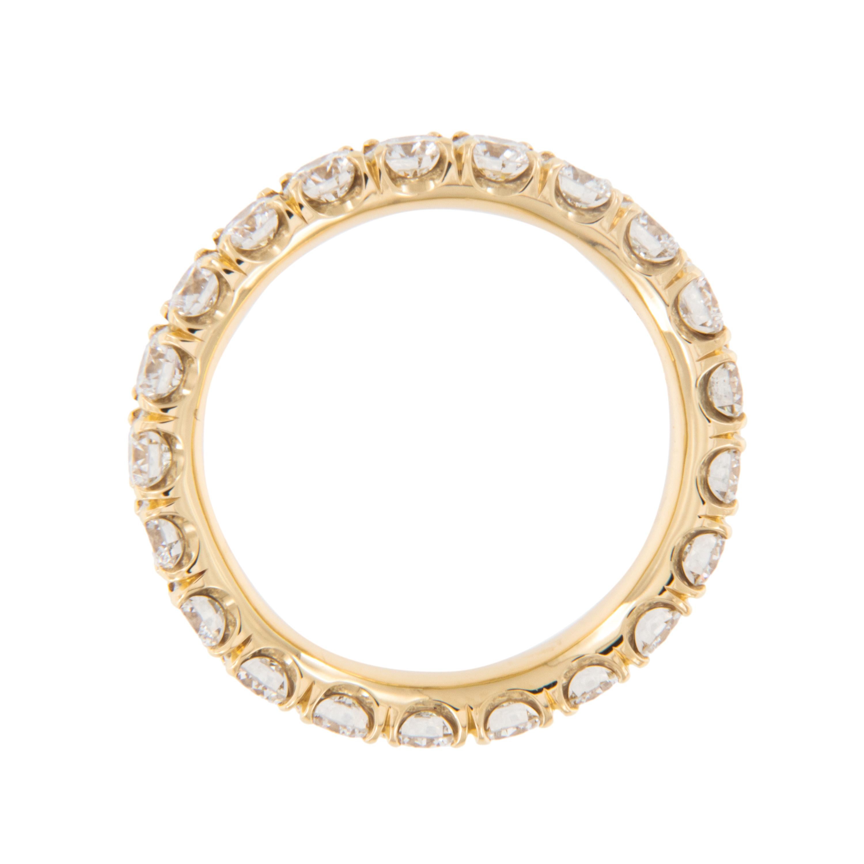 Eternity-Ring aus 18 Karat Gelbgold mit 2,10 Gesamtkaratgewicht Diamanten von William Rosenberg (Zeitgenössisch) im Angebot