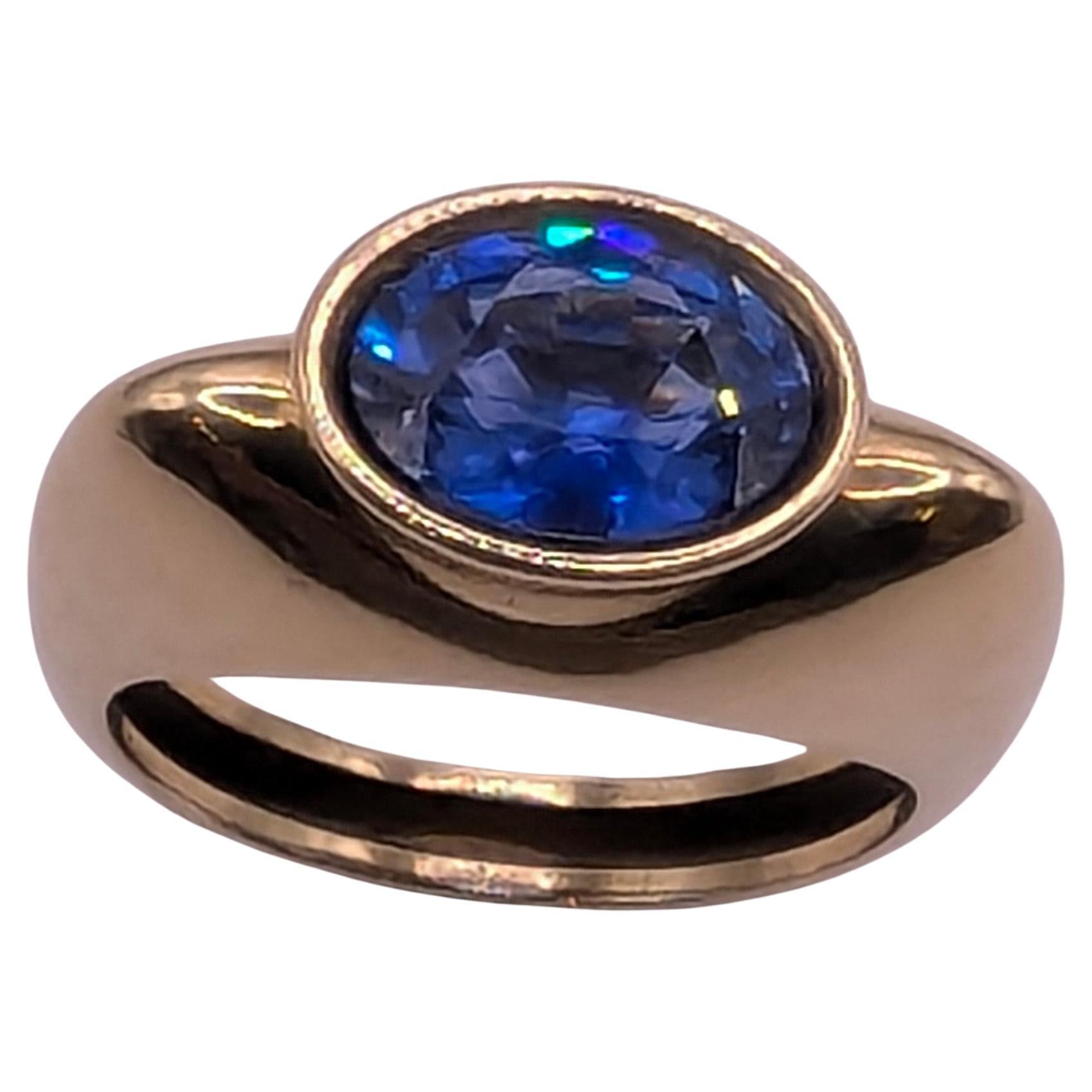 Anillo de oro amarillo de 18 quilates con zafiro azul de 2,11 quilates en Nuevo estado para la venta en New York, NY