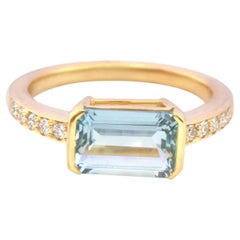 18 Karat Yellow Gold 2.13 Carat Aquamarine and Diamond Solitaire Ring