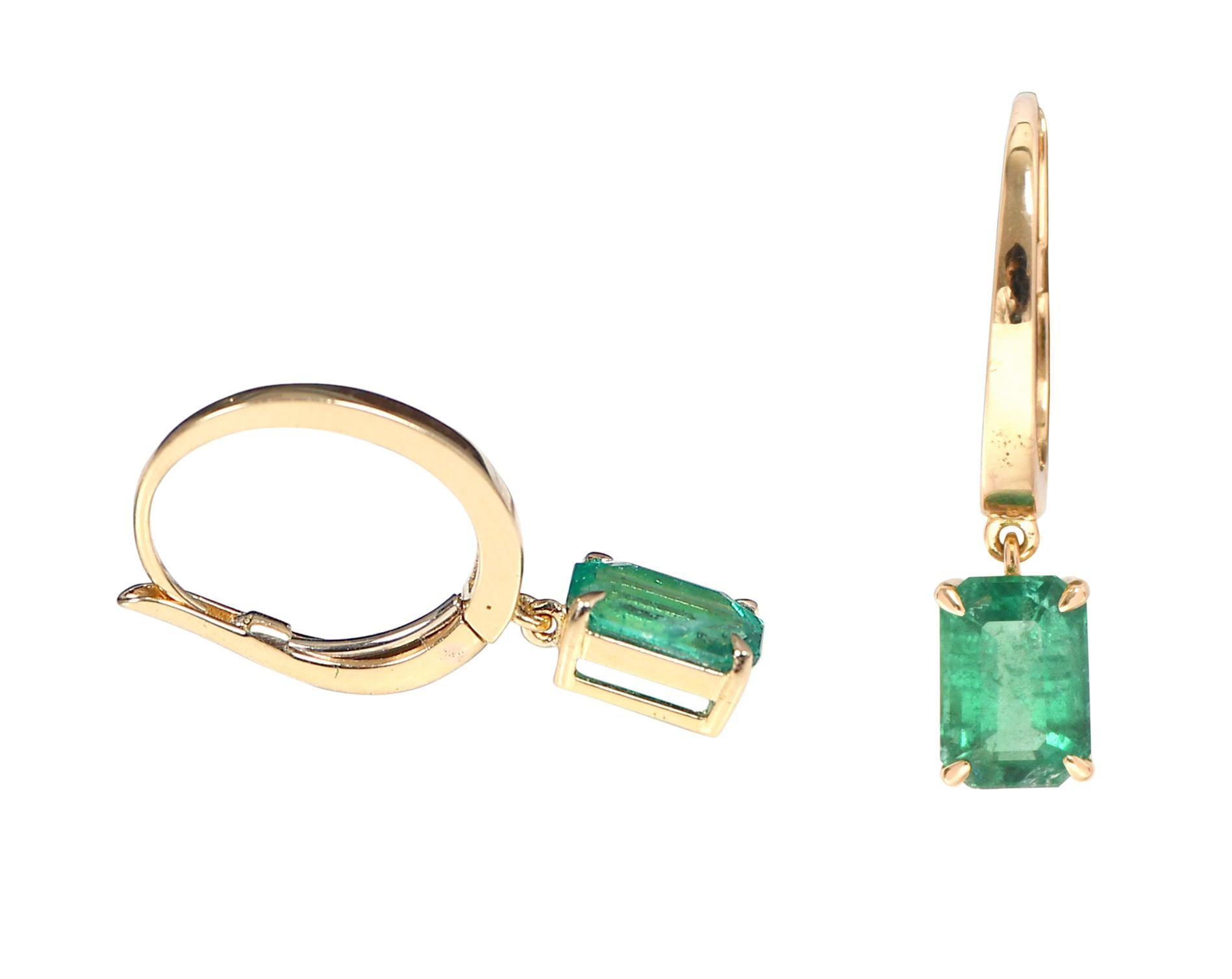 Contemporary 18 Karat Yellow Gold 2.22 Carats Natural Emerald Dangle Earrings For Sale