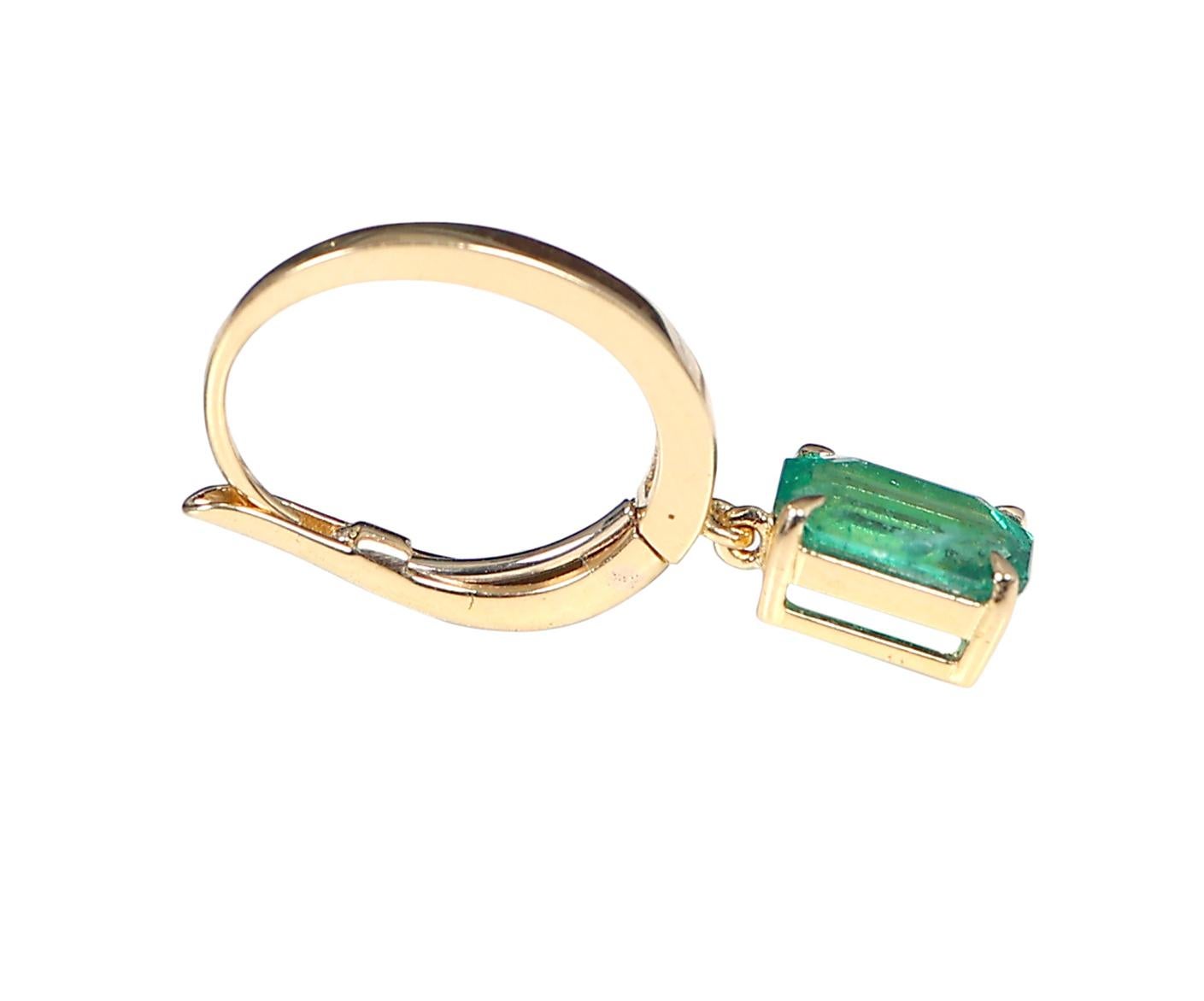 18 Karat Yellow Gold 2.22 Carats Natural Emerald Dangle Earrings For Sale 1