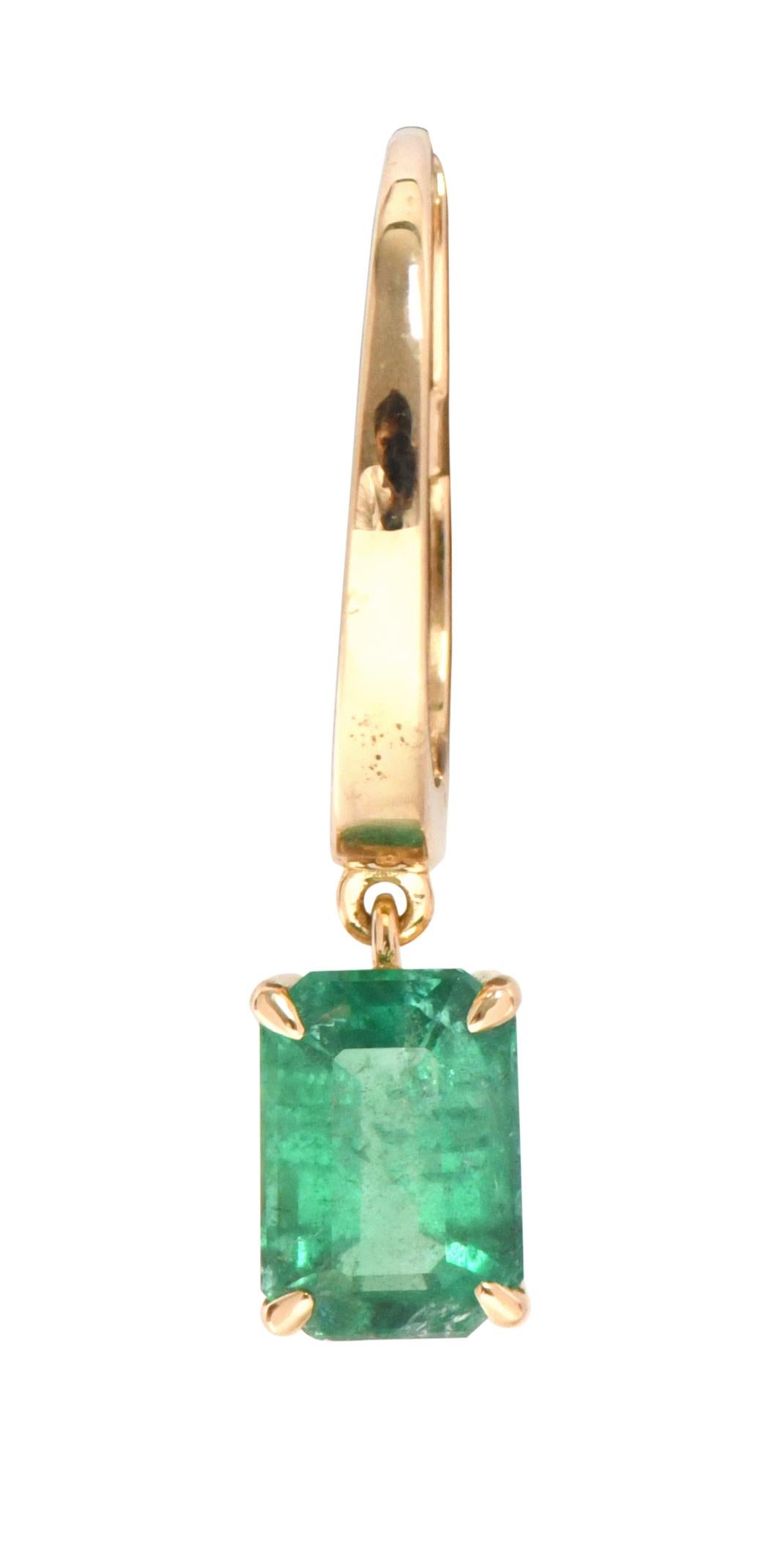 18 Karat Yellow Gold 2.22 Carats Natural Emerald Dangle Earrings For Sale 2