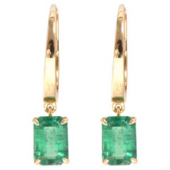 Pendientes Colgantes de Esmeralda Natural de Oro Amarillo de 18 Kilates y 2,22 Quilates