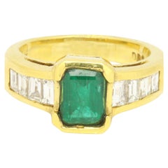 18 Karat Yellow Gold 2.48 Carat Emerald and Diamonds Bezel Band Ring