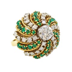 18 Karat Yellow Gold 2.75 Carat Diamond and Emerald Vintage Swirl Cocktail Ring 18 Karat Yellow Gold 2.75 Carat Diamond and Emerald Vintage Swirl Cocktail Ring