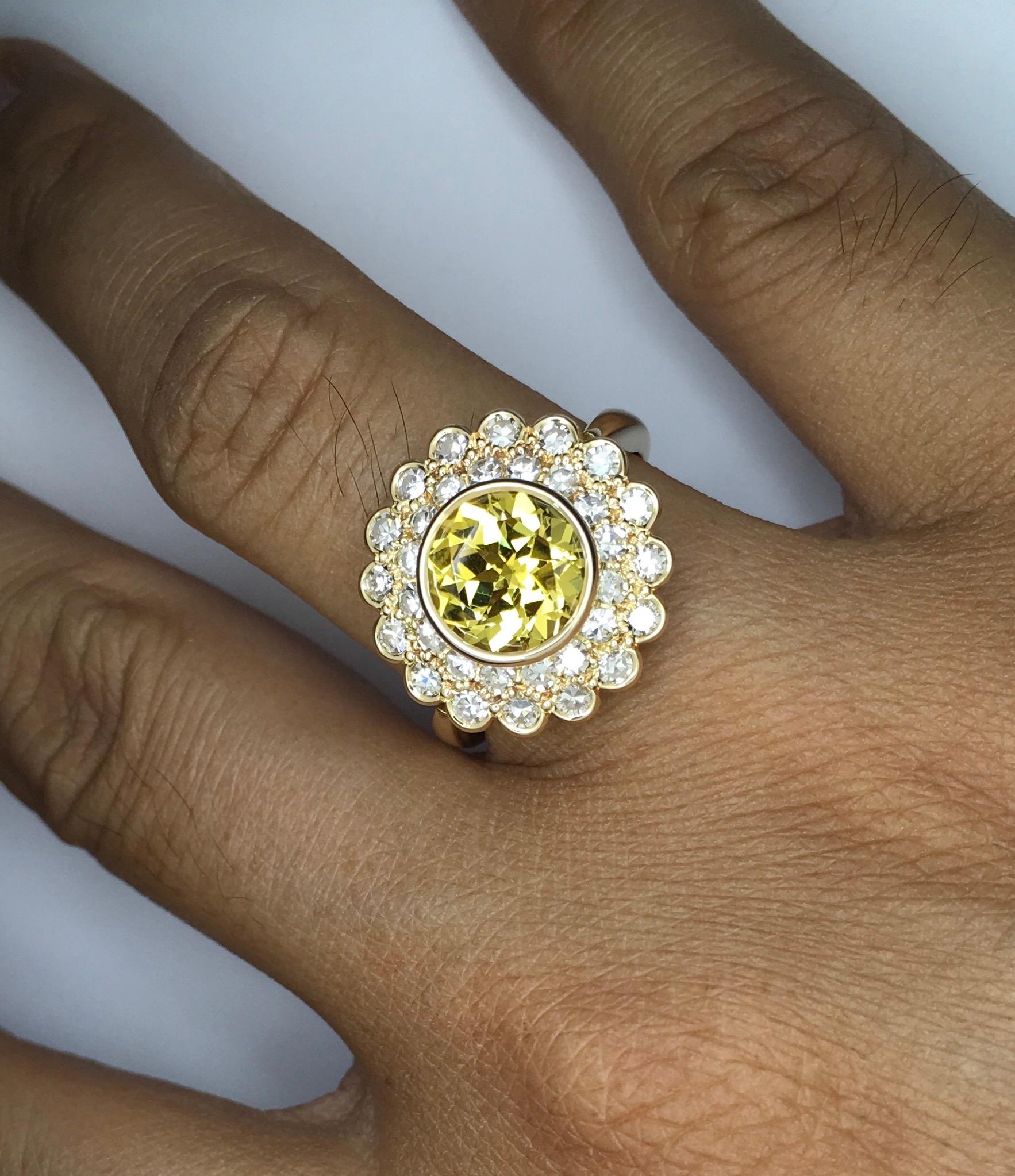 18 Karat Yellow Gold 2.95 Carat Yellow Sapphire Diamond Double Cluster Ring For Sale 1