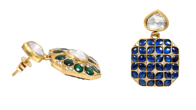 Women's 18 Karat Yellow Gold 29.90 Carat Diamond, Emerald, and Sapphire Dangle Earrings For Sale