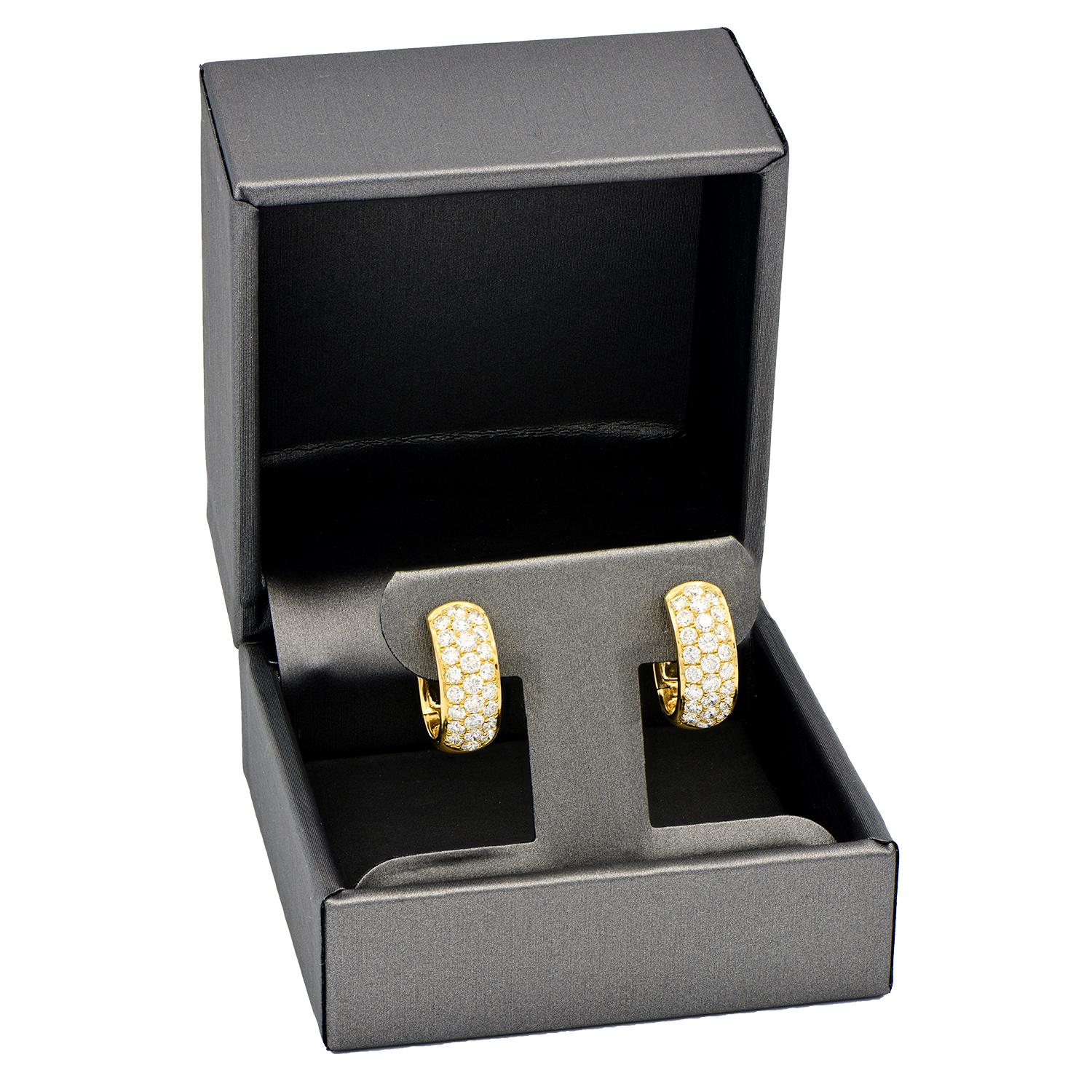 Taille ronde Créoles à 3 rangées de diamants en or jaune 18 carats en vente