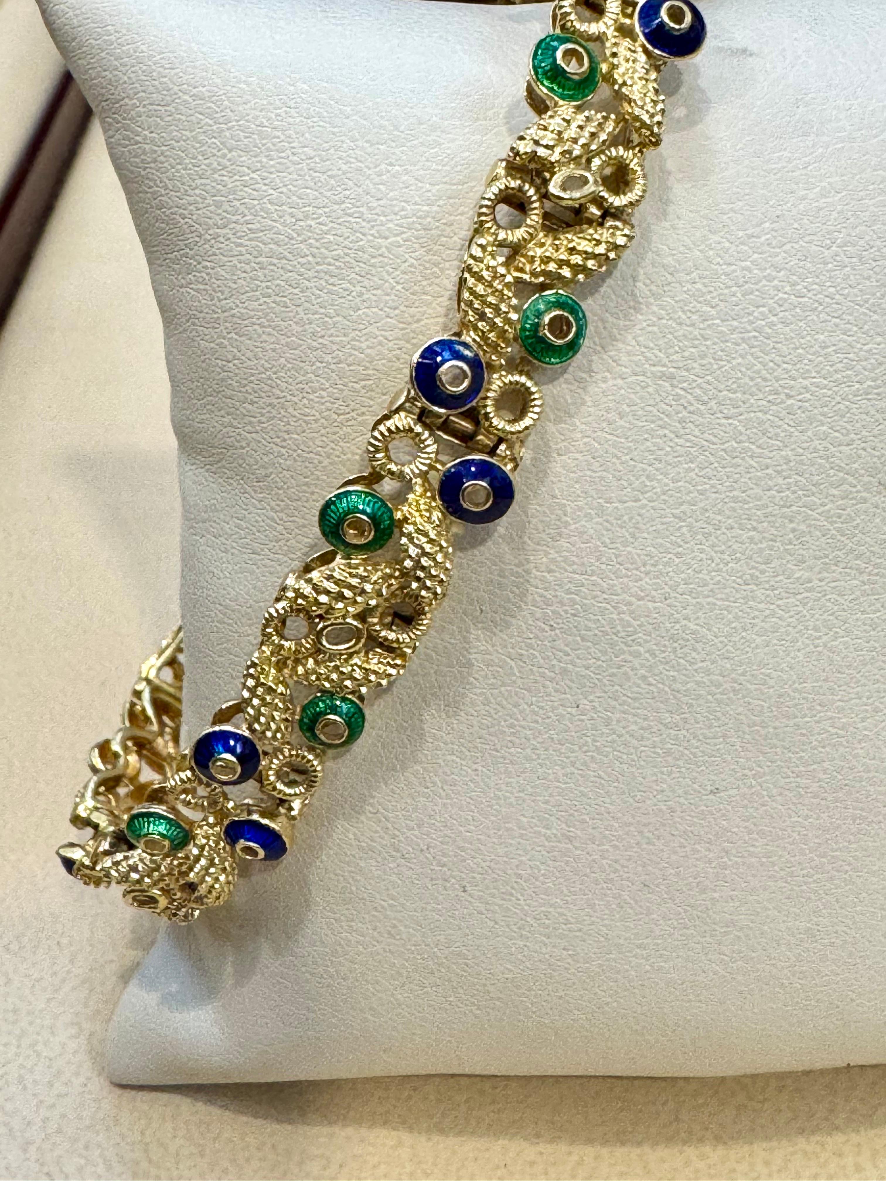 Or jaune 18 carats 30 grammes avec émail vert et bleu  Bracelet, 8 pouces de long en vente 6