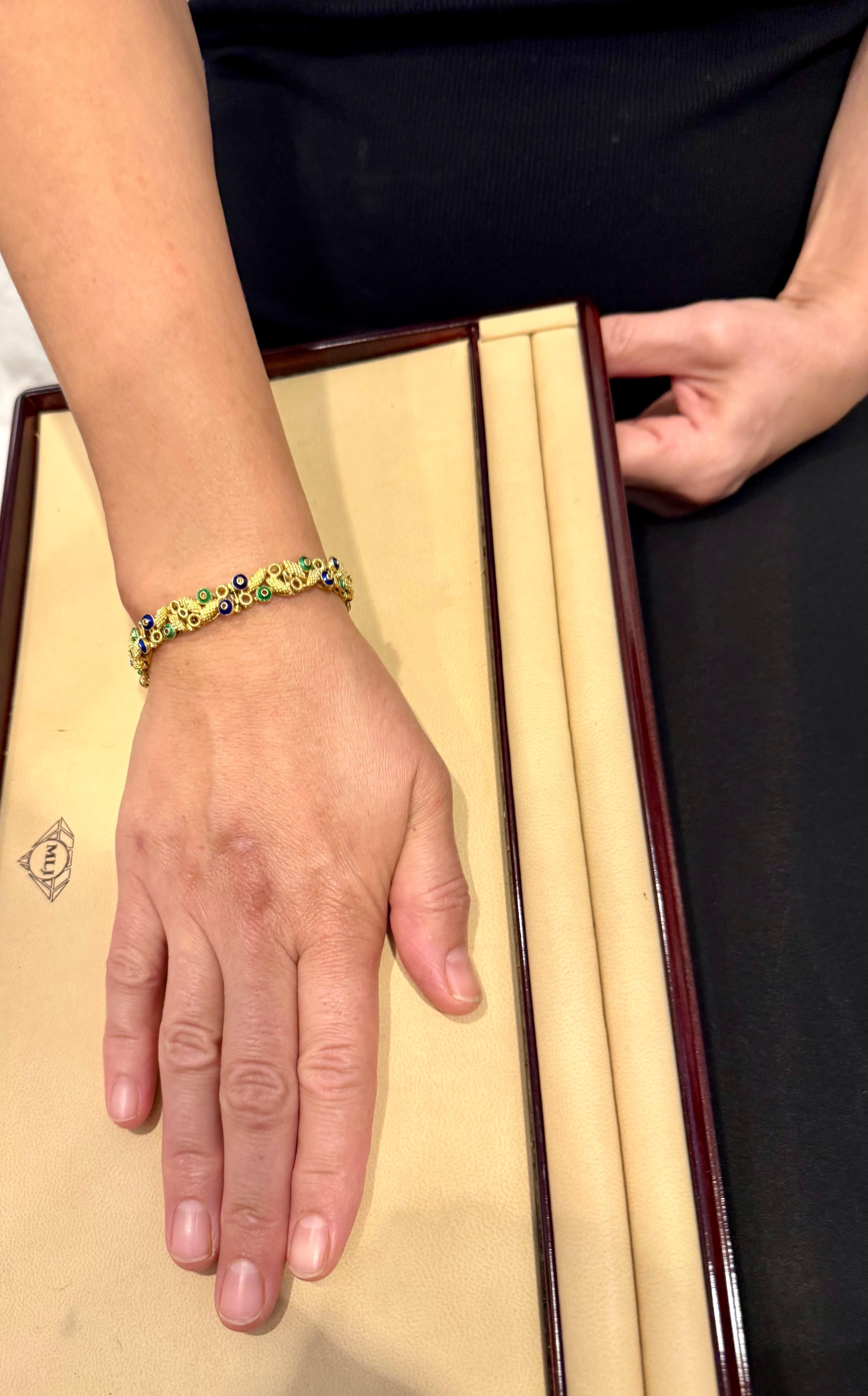 Or jaune 18 carats 30 grammes avec émail vert et bleu  Bracelet, 8 pouces de long en vente 12