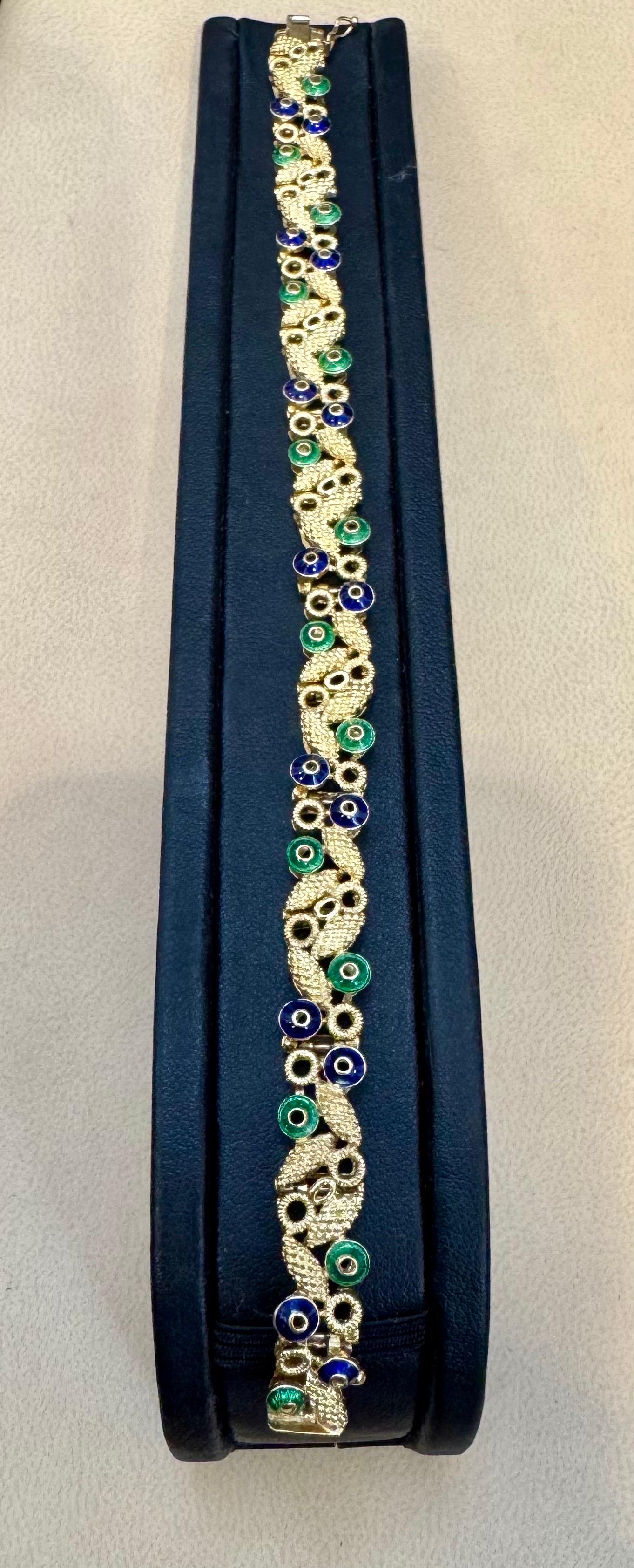 Or jaune 18 carats 30 grammes avec émail vert et bleu  Bracelet, 8 pouces de long en vente 2