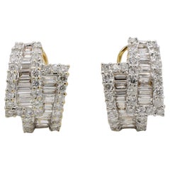 18 Karat Yellow Gold 3.00 Carat Natural Baguette 
Round Diamond Earrings