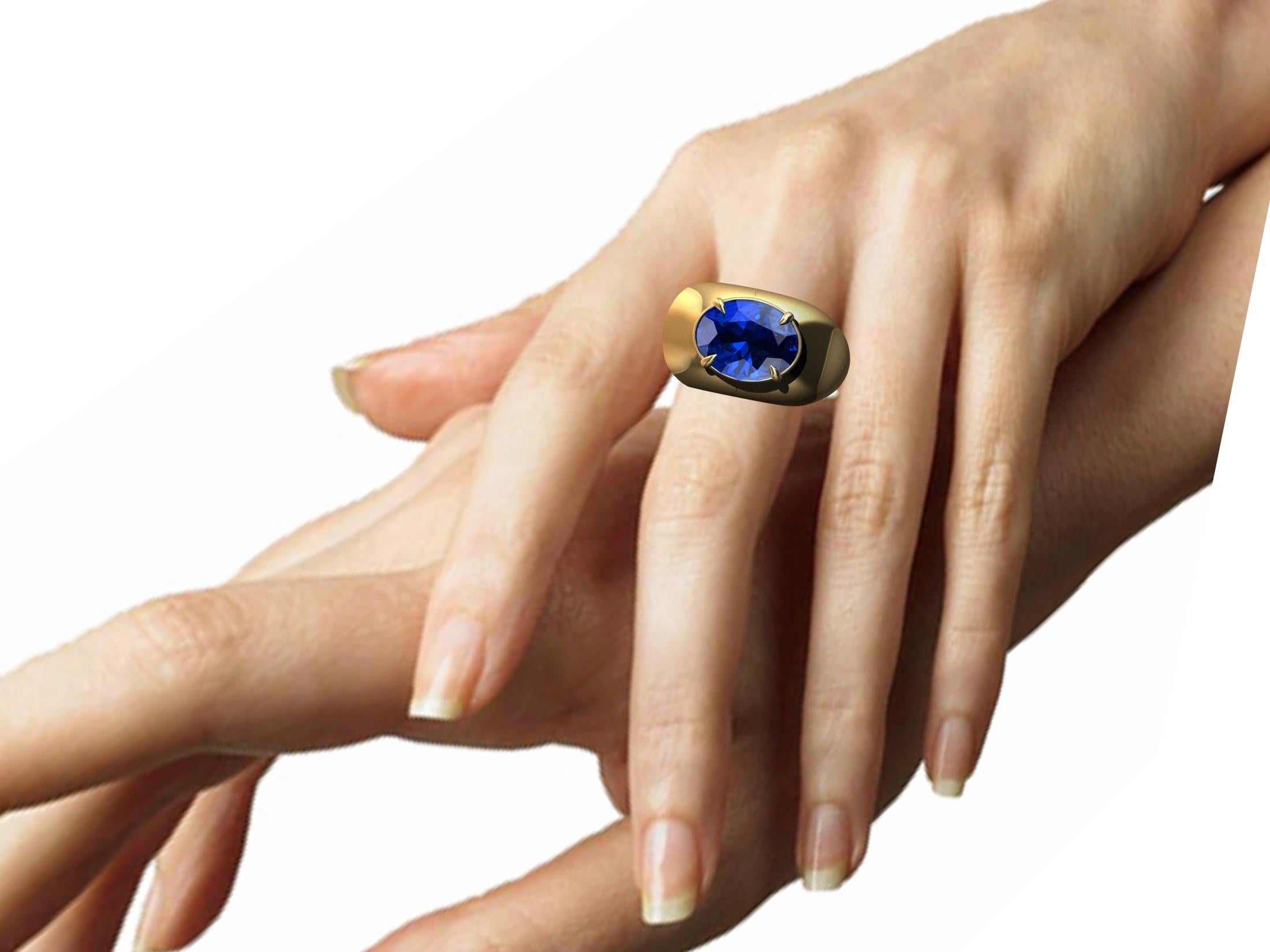 For Sale:  18 Karat Yellow Gold 3.15 Carat  Blue Sapphire Dome Ring 6