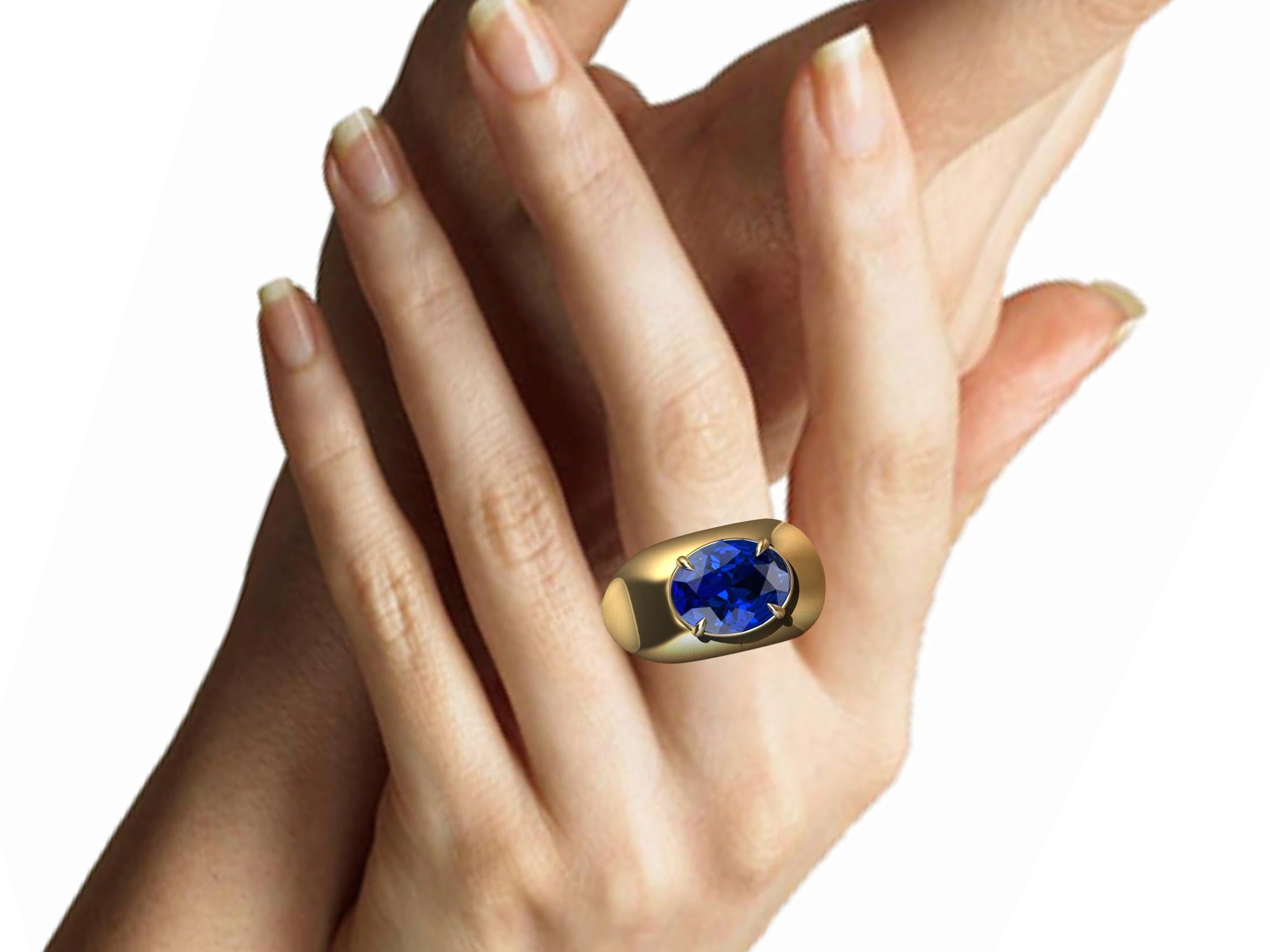For Sale:  18 Karat Yellow Gold 3.15 Carat  Blue Sapphire Dome Ring 8