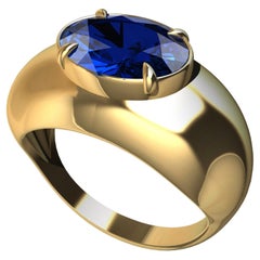 18 Karat Yellow Gold 3.15 Carat  Blue Sapphire Dome Ring
