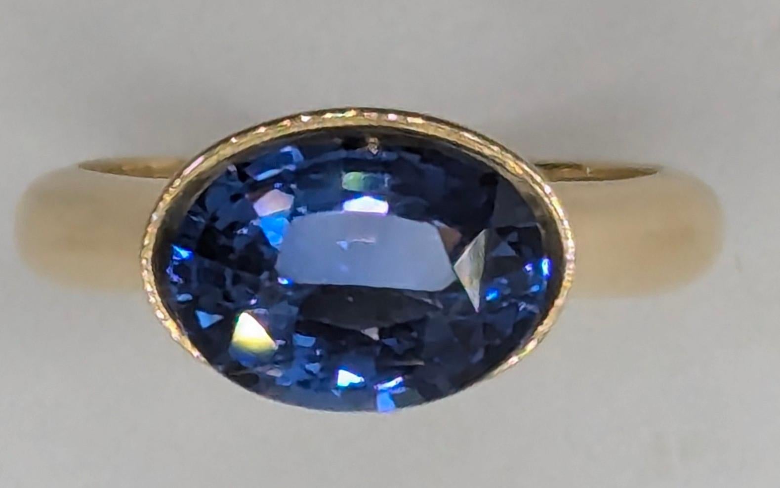 En vente :  Bague en or jaune 18 carats 3.24 carats saphir bleu 6