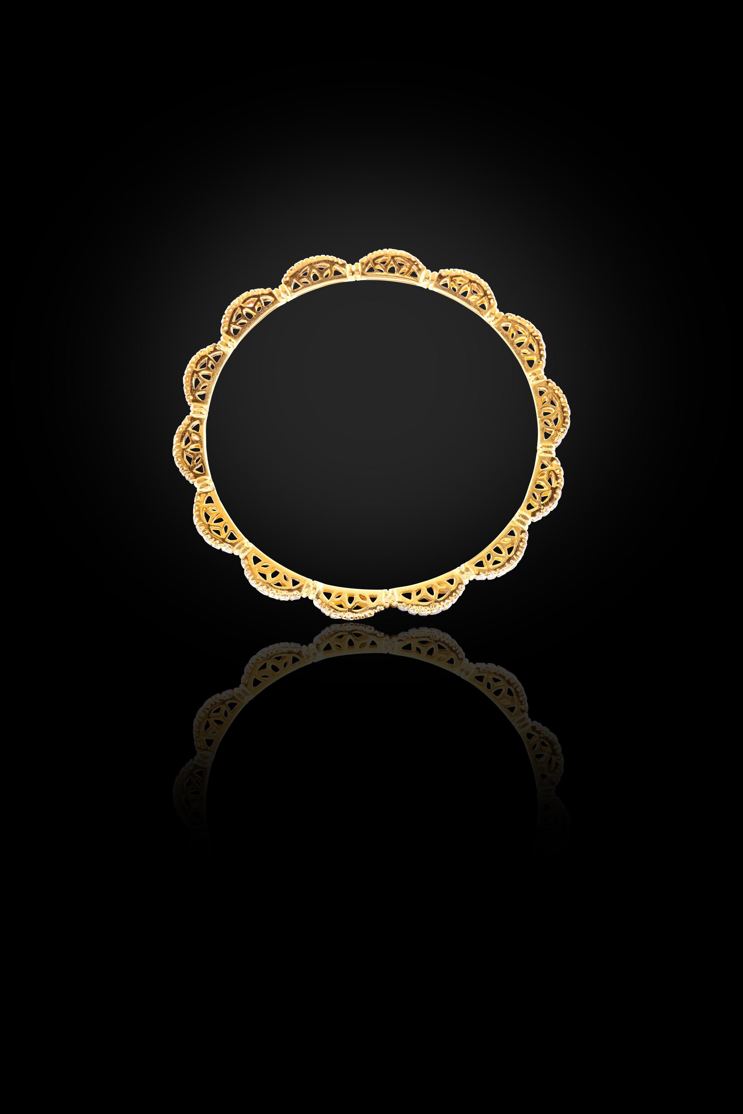 Brilliant Cut 18 Karat Yellow Gold 3.34 Carat Diamond Dome-Shape Tennis Bangle Bracelet For Sale