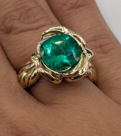 18 Karat Yellow Gold 3.36  Carat Cushion Cut Emerald Rose Ring