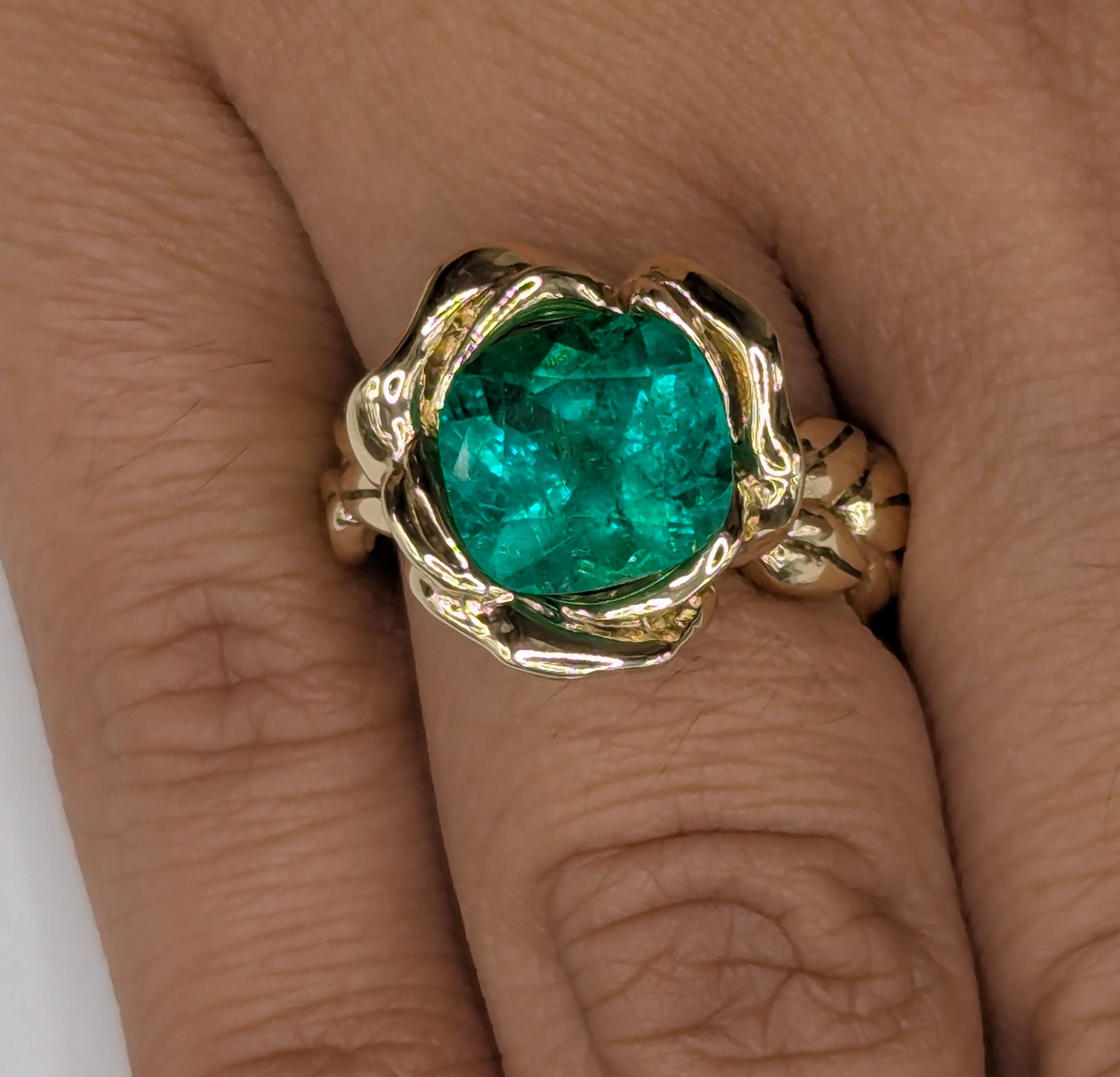 En venta: Oro amarillo de 18 quilates 3,36  Anillo rosa esmeralda talla cojín quilates  3