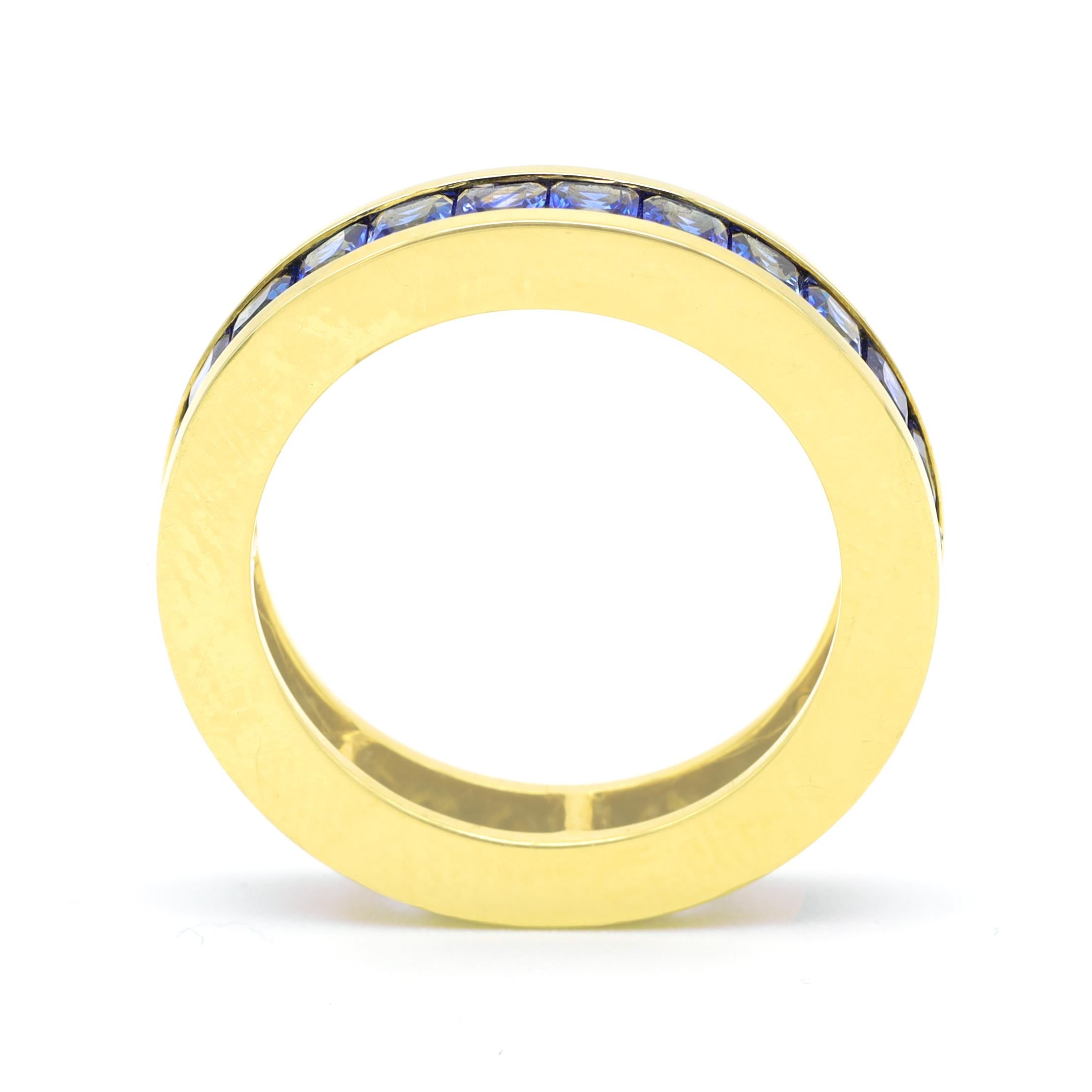 18 Karat Yellow Gold 3.64 Carat Sapphire Princess-Cut Full Band Eternity Ring In New Condition For Sale In Jaipur, IN