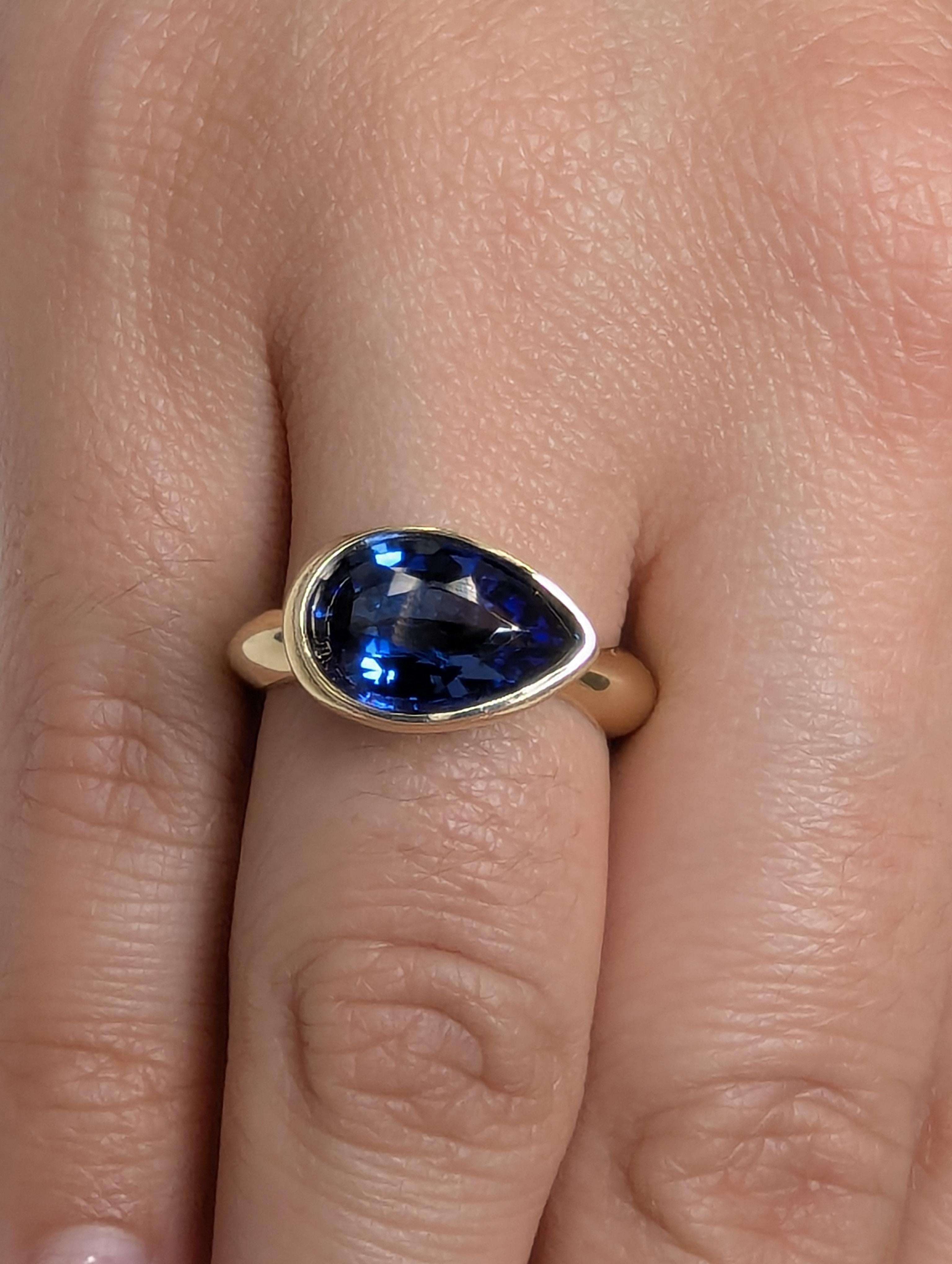 18 Karat Yellow Gold 3.89 Carat Blue Sapphire Sculpture Ring Thomas Kurilla sculpting in his favorite program. This free free flowing organic design screams sculpture.
 Let this Madagascar sapphire sing a song on your finger through the summer on