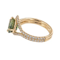 Anello in oro giallo 18 carati con zaffiro verde GIA da 3,94 carati e diamante da 0,96 carati