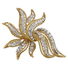 18 Karat Yellow Gold 4.00 Carat Natural Diamond Rope Leaf Pin Brooch