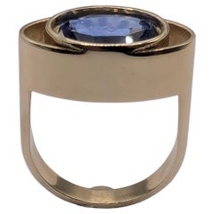 18 Karat Yellow Gold 4.60 Carat Blue Sapphire Ring