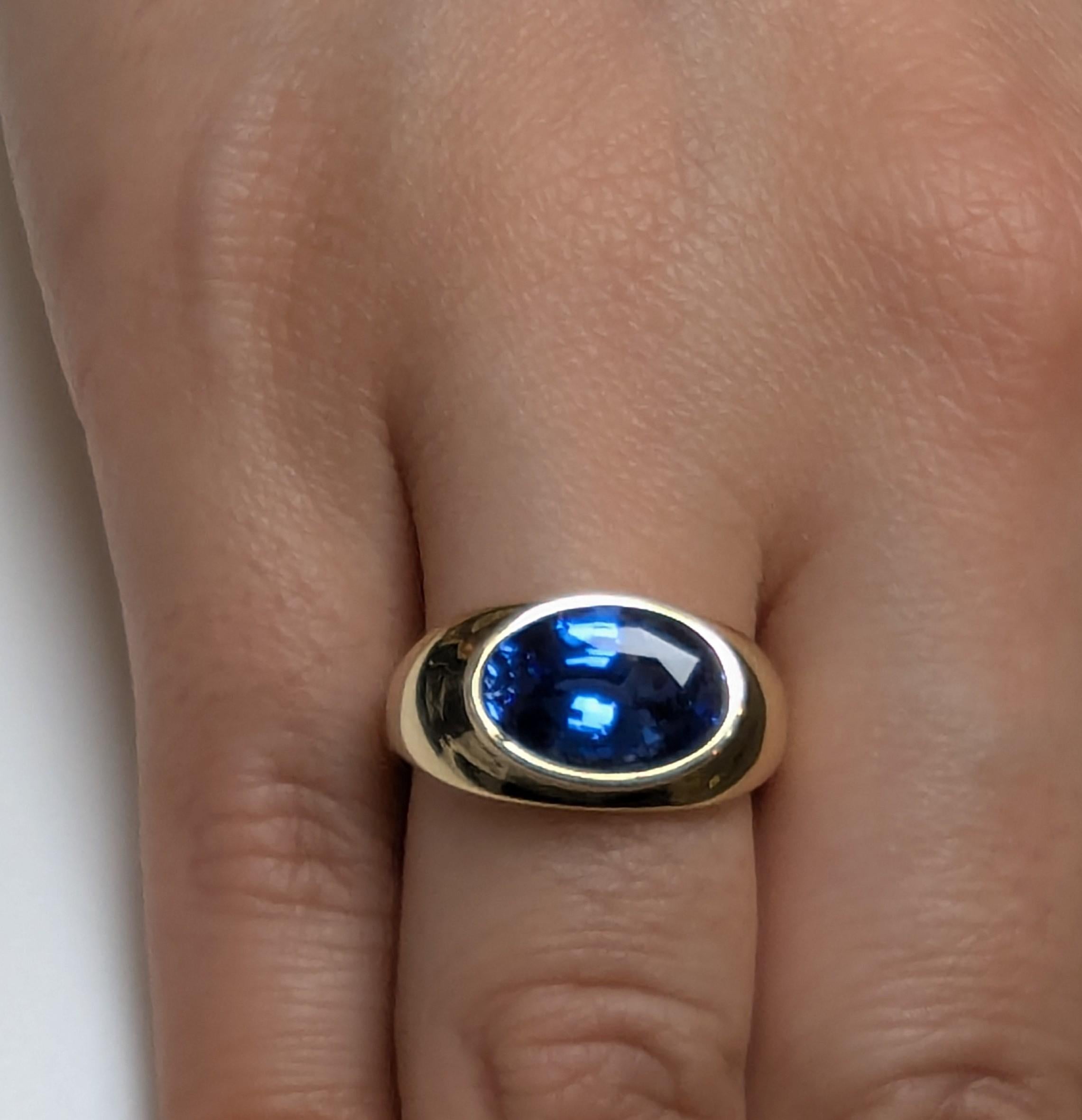 in vendita:  Anello scultura in oro giallo 18 carati con zaffiro ovale da 4,60 carati 4