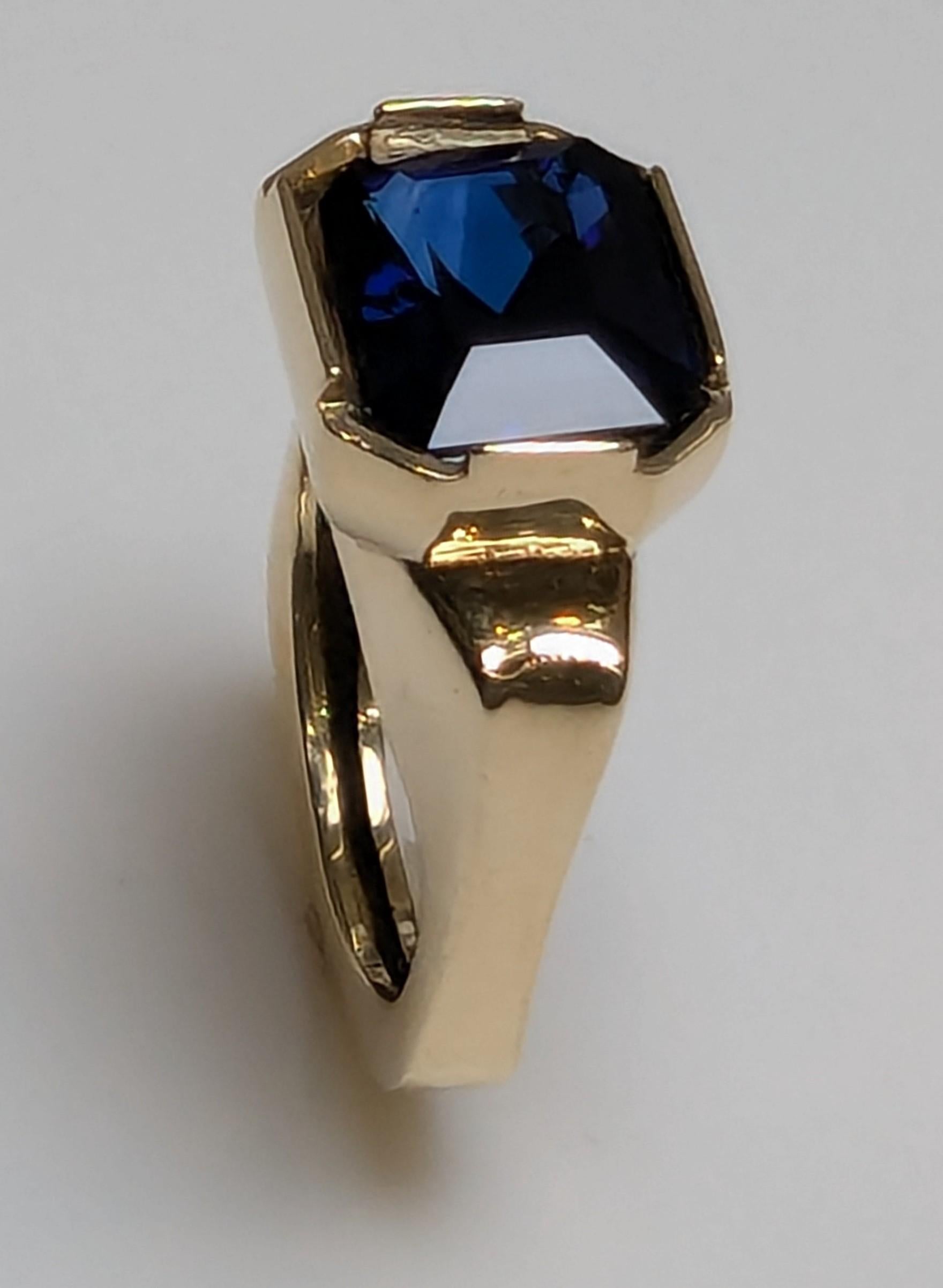 En venta: Anillo de oro amarillo de 18 quilates con zafiro azul de 4,78 quilates  7