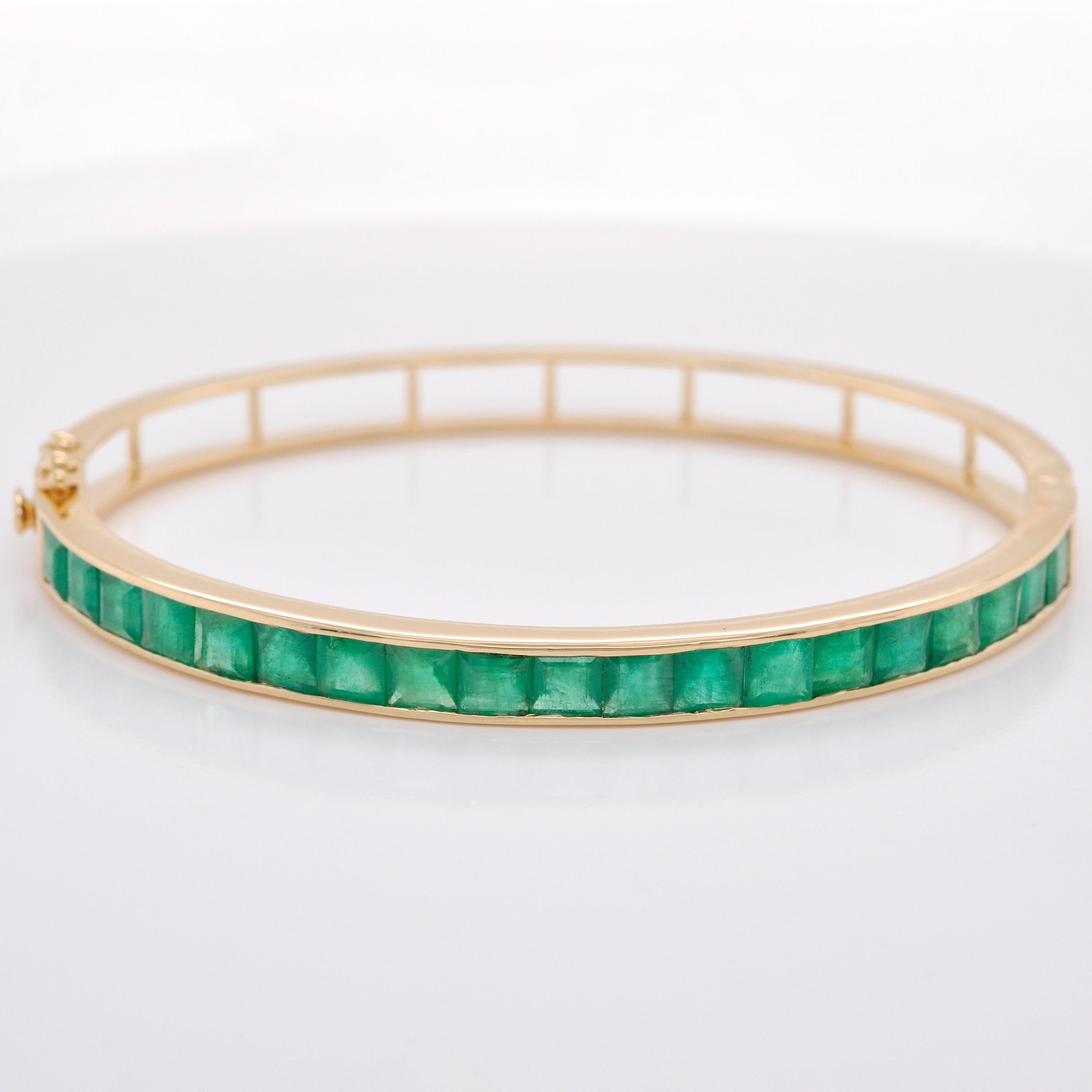 18 Karat Yellow Gold 4MM Square Channel-set Brazilian Emerald Modern Bracelet For Sale 1