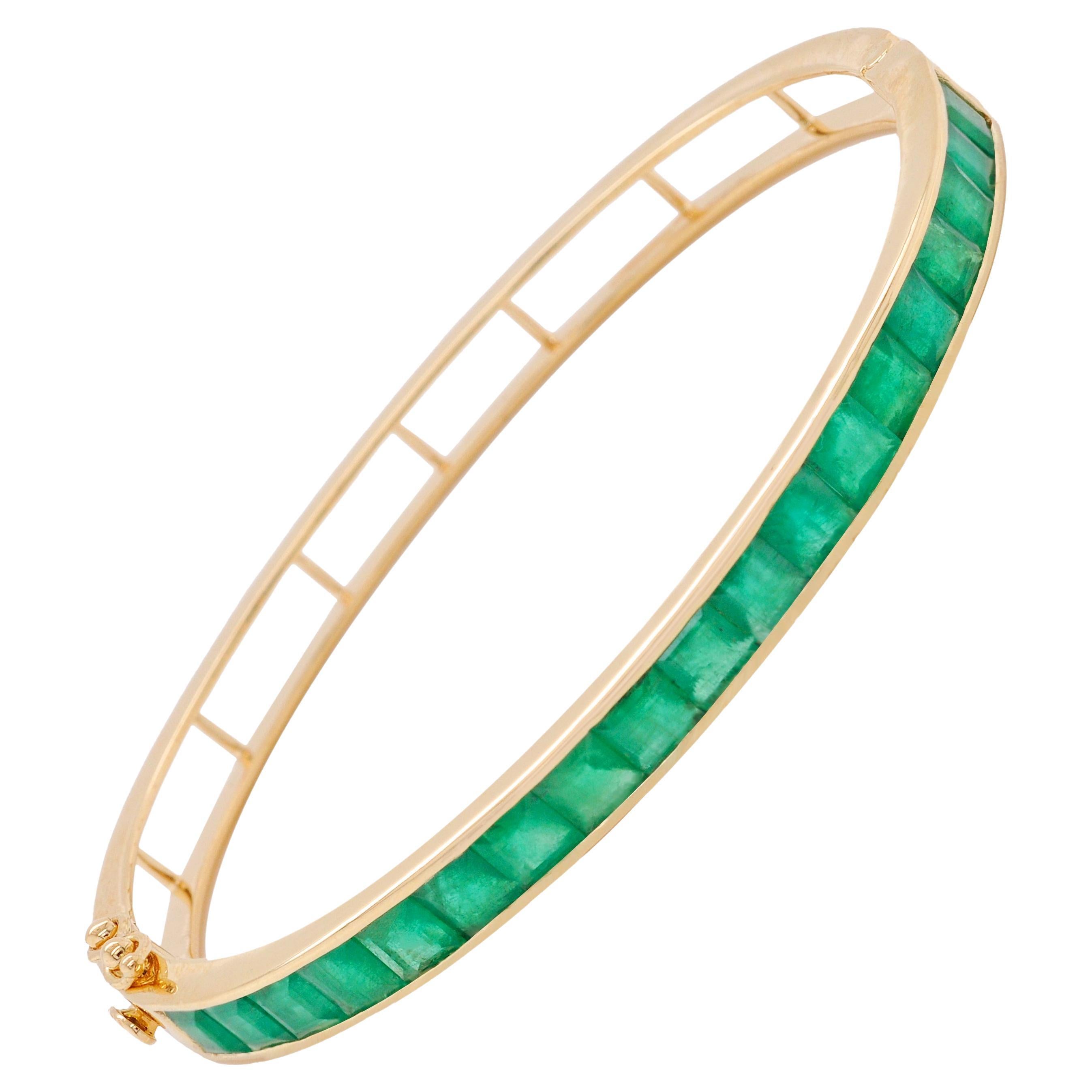 18 Karat Yellow Gold 4MM Square Channel-set Brazilian Emerald Modern Bracelet For Sale