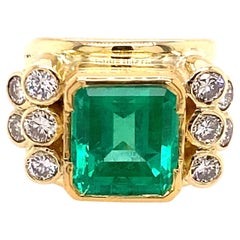 18 Karat Yellow Gold 5 Carat Emerald Diamond Cocktail Ring