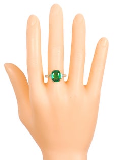 18 Karat Yellow Gold 5.06 Carat Natural Emerald and Diamond Solitaire Ring