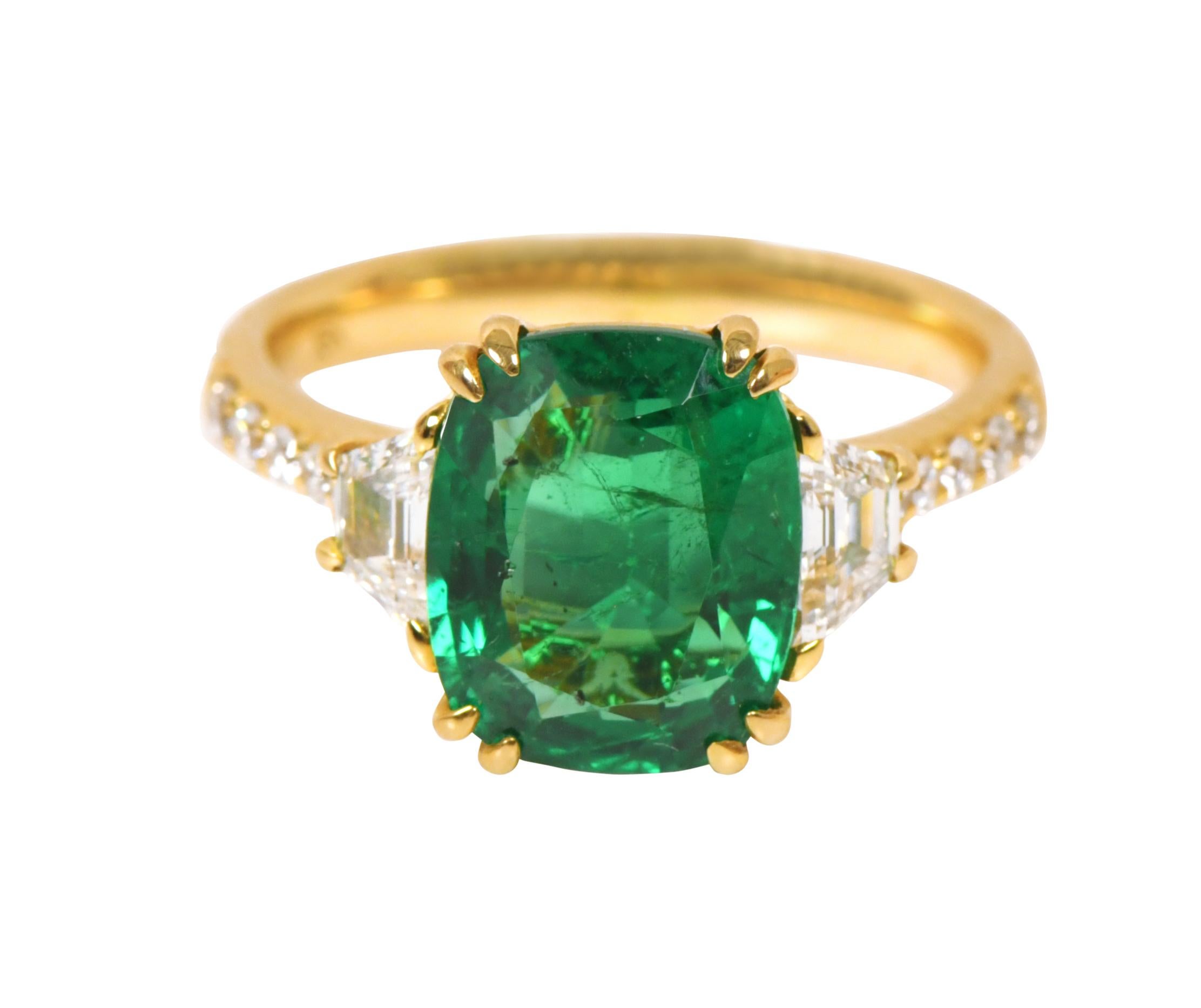 Cushion Cut 18 Karat Yellow Gold 5.06 Carat Natural Emerald and Diamond Solitaire Ring For Sale