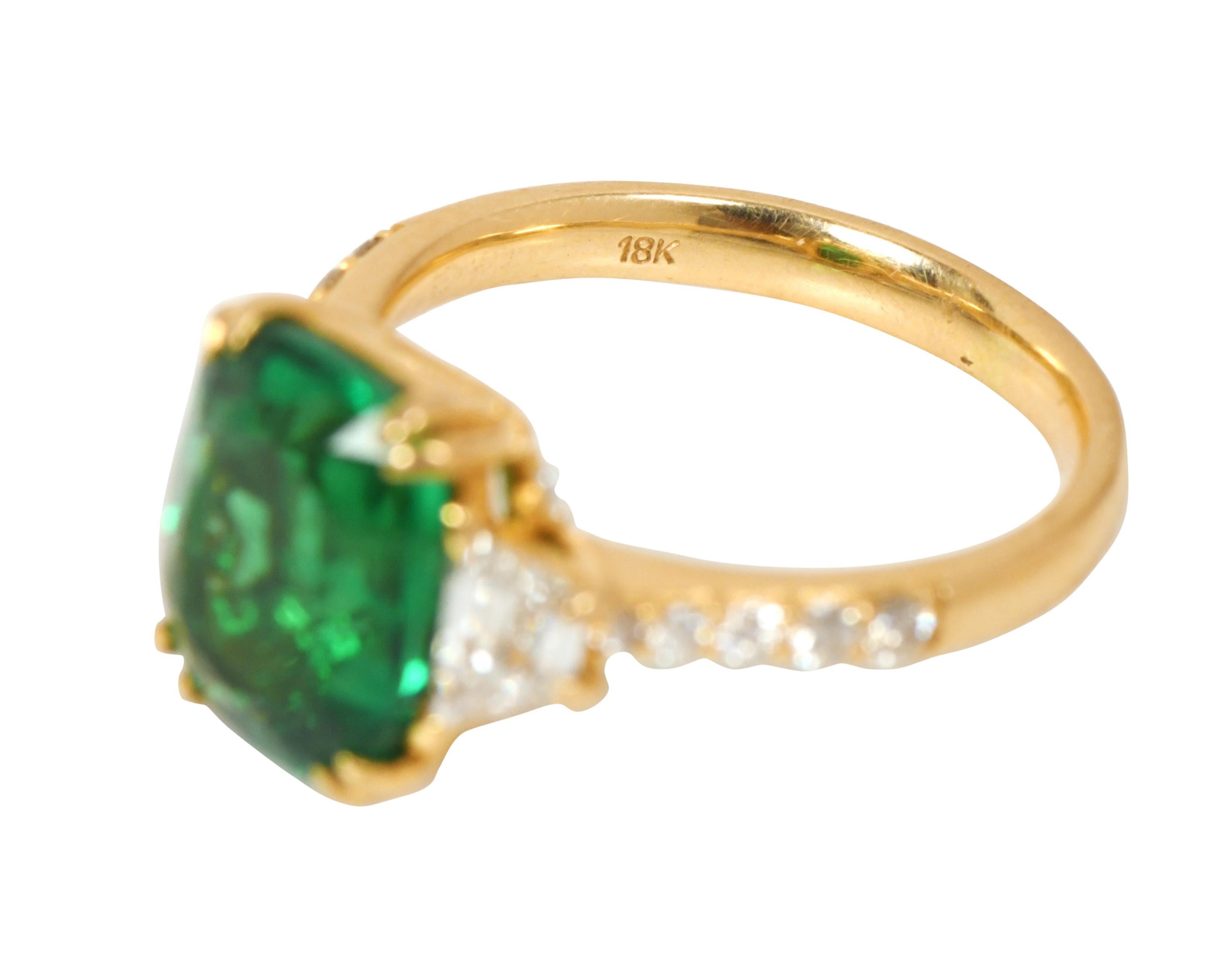 18 Karat Yellow Gold 5.06 Carat Natural Emerald and Diamond Solitaire Ring For Sale 1