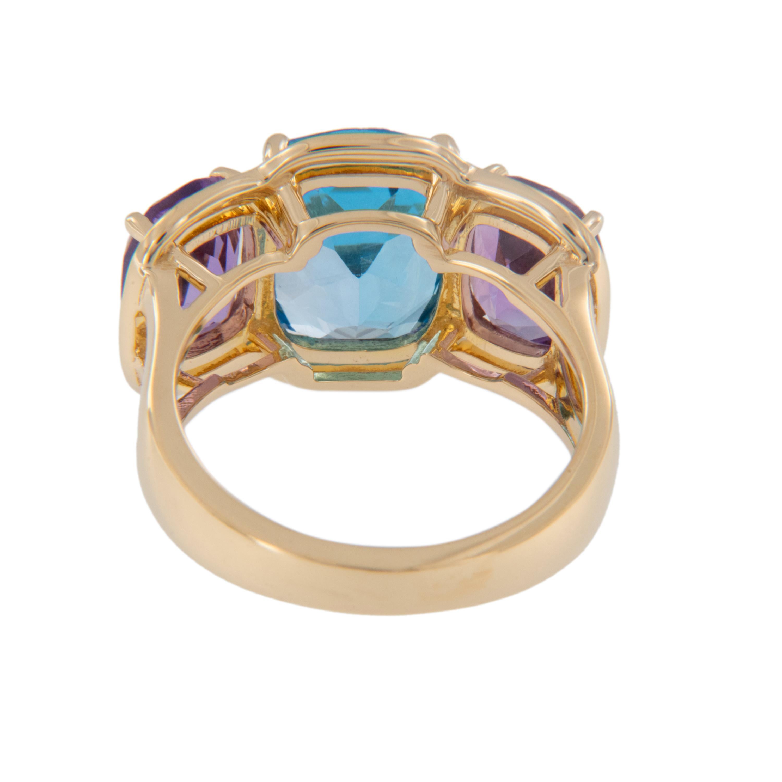 18 Karat Yellow Gold 5.29 Carat Blue Topaz and 2.89 Cttw Amethyst Ring In New Condition For Sale In Troy, MI