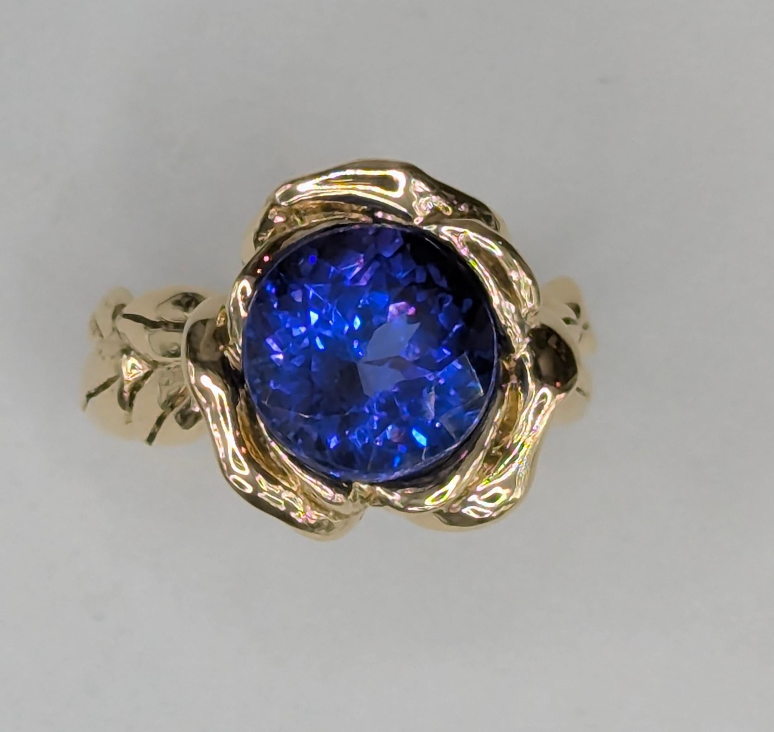 Anillo rosa de tanzanita de oro amarillo de 18 quilates y 5,33 quilates en venta 1