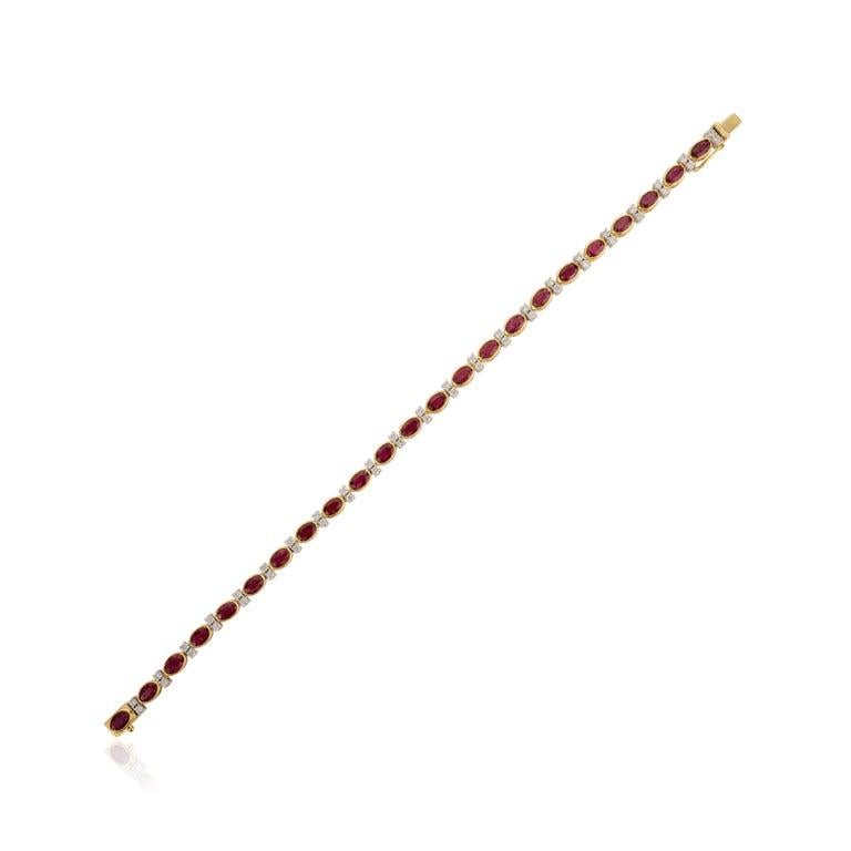 Pulsera de tenis de oro amarillo de 18 quilates y 6,37 quilates de rubíes rojos y diamantes Regalo para ella Modernista en venta