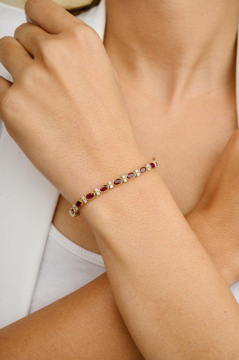 De las mujeres Pulsera de tenis de oro amarillo de 18 quilates y 6,37 quilates de rubíes rojos y diamantes Regalo para ella en venta