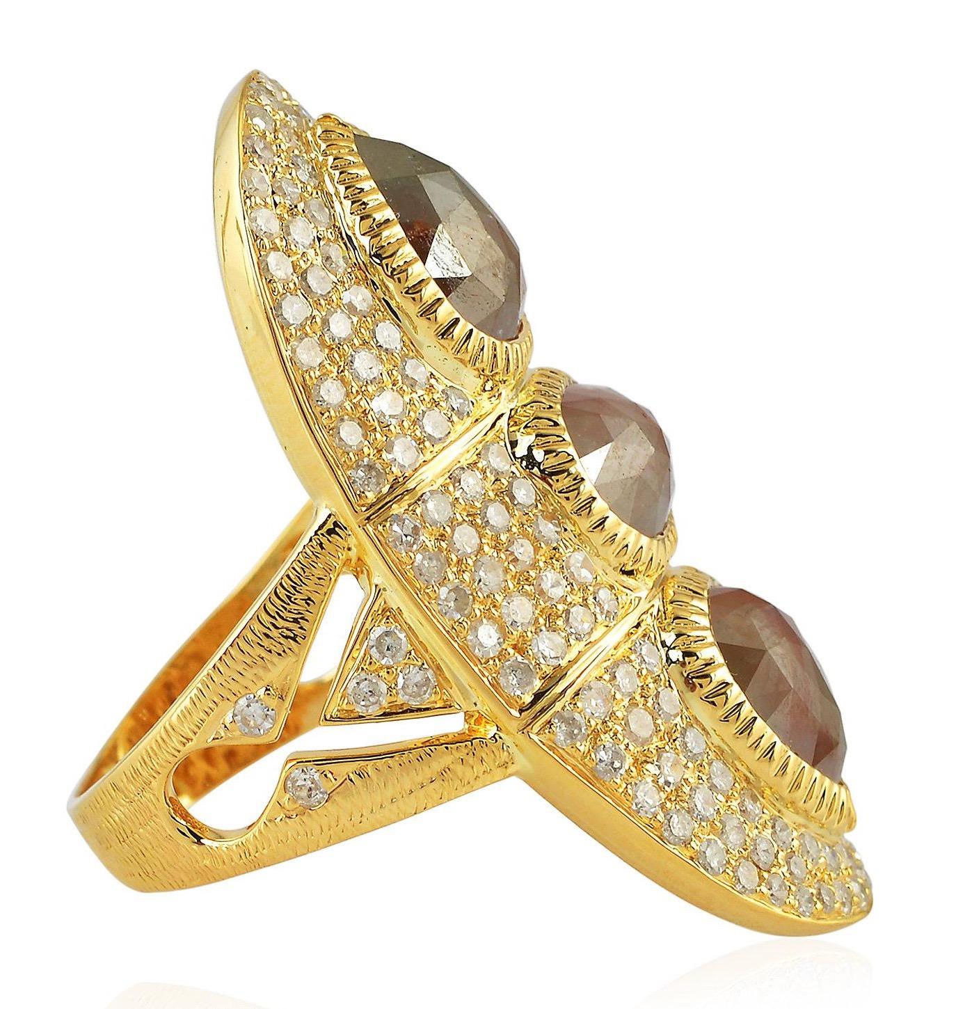 Contemporary 6.479 Carat Fancy Diamond 14 Karat Yellow Gold Ring For Sale