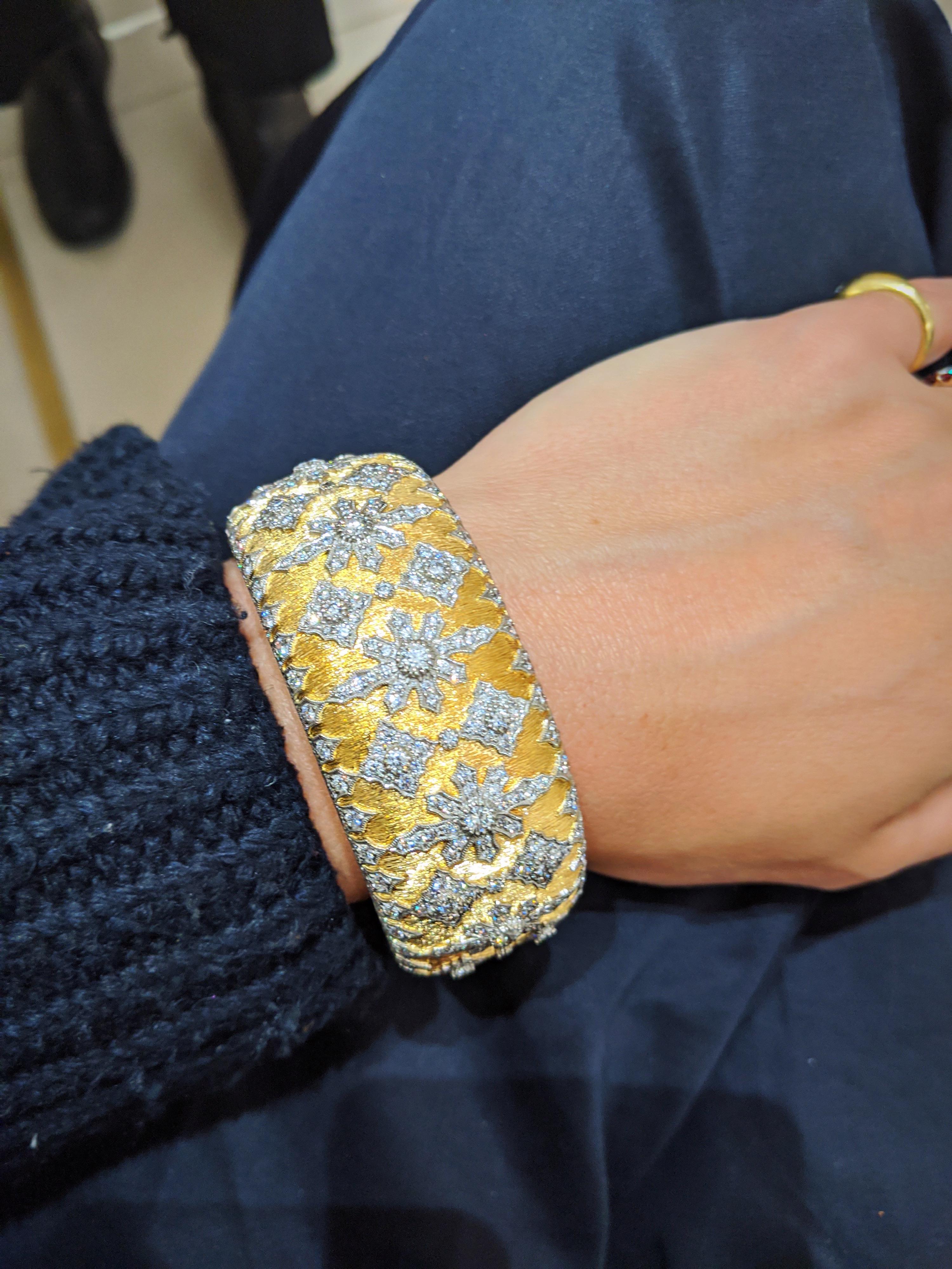 Women's or Men's 18 Karat Yellow Gold and 6.71 Carat Diamond Renaissance Style Cuff Bracelet