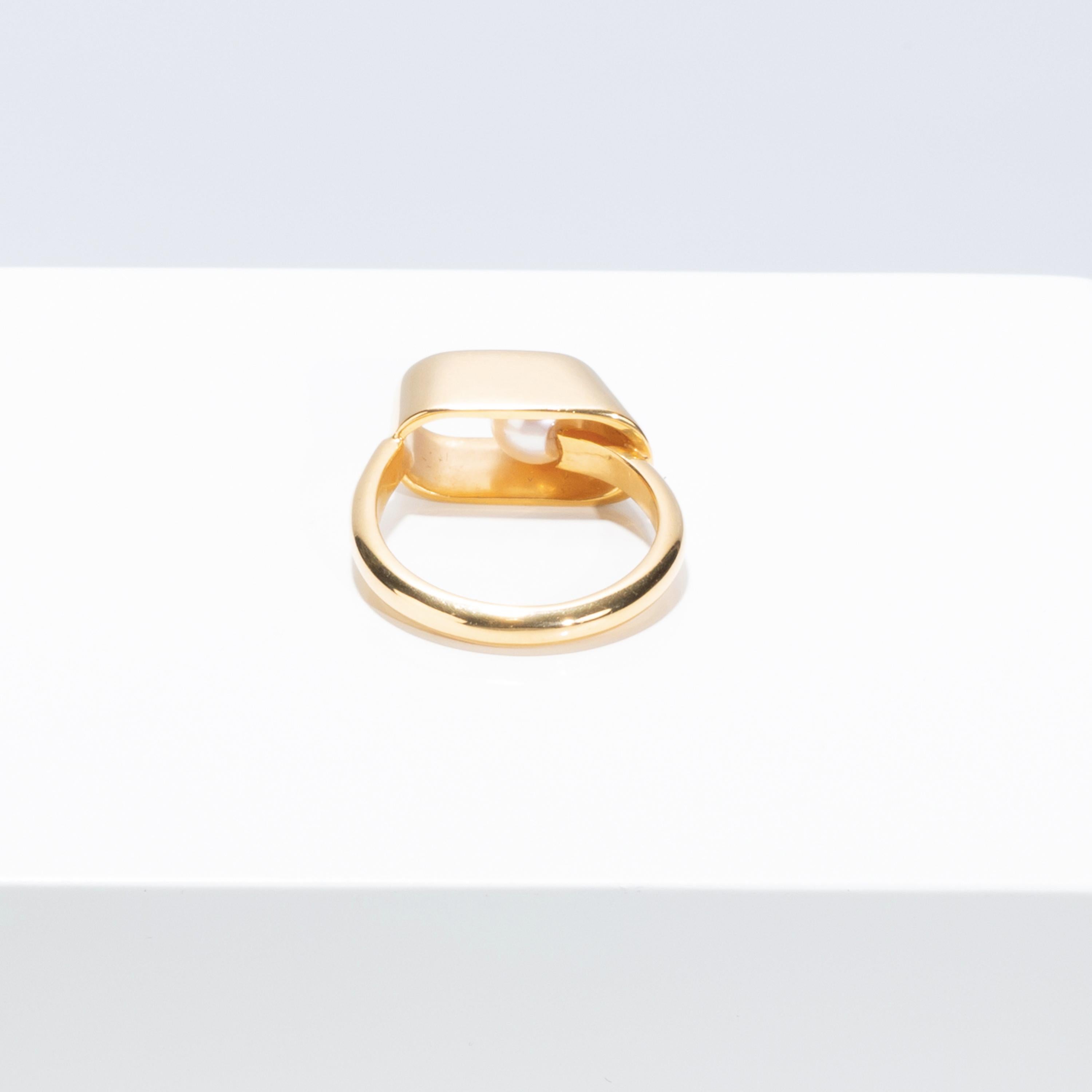 Contemporary Yael Sonia's Unique 18k Yellow Gold, Akoya pearl Diamond Ellipse Brilliant Ring For Sale