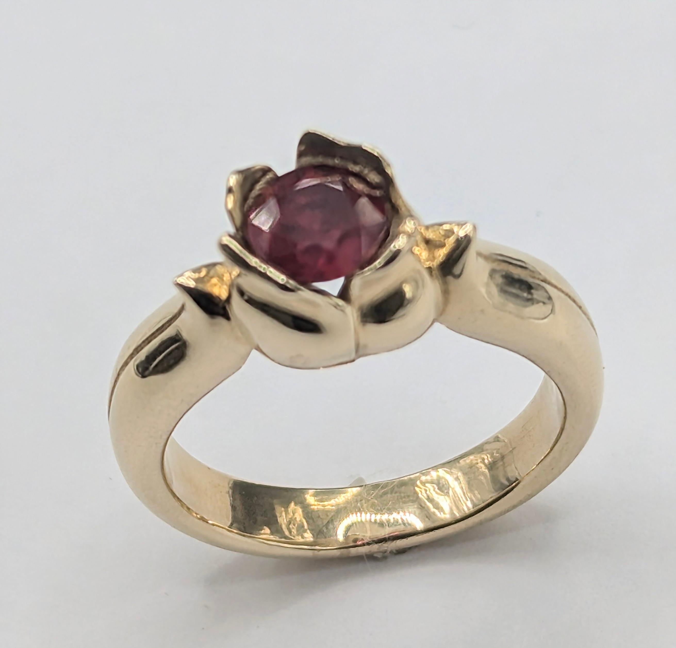 For Sale:  18 Karat yellow Gold .86 Carat Ruby Sapphire Tulip Sculpture Ring 4