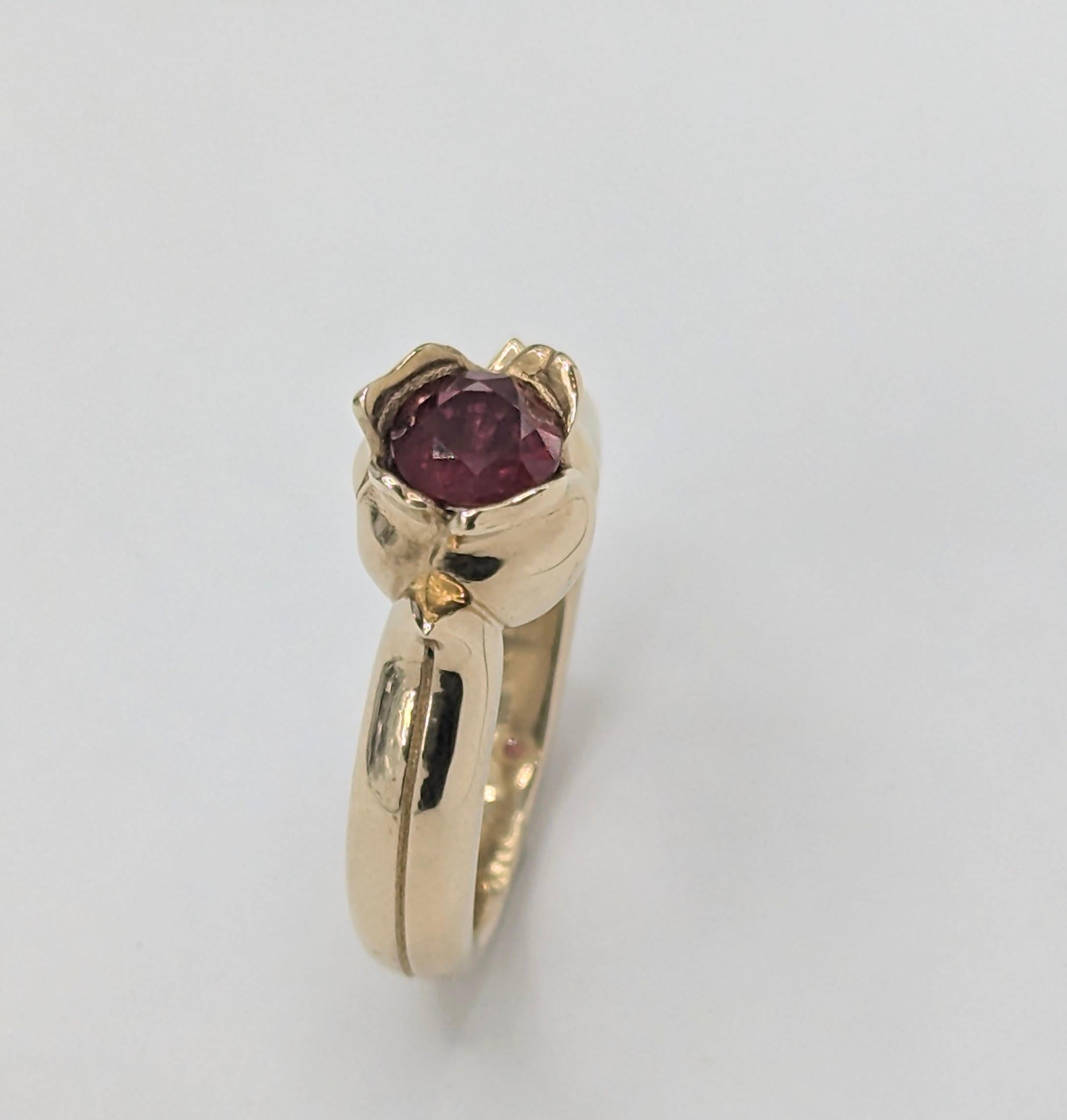For Sale:  18 Karat yellow Gold .86 Carat Ruby Sapphire Tulip Sculpture Ring 6