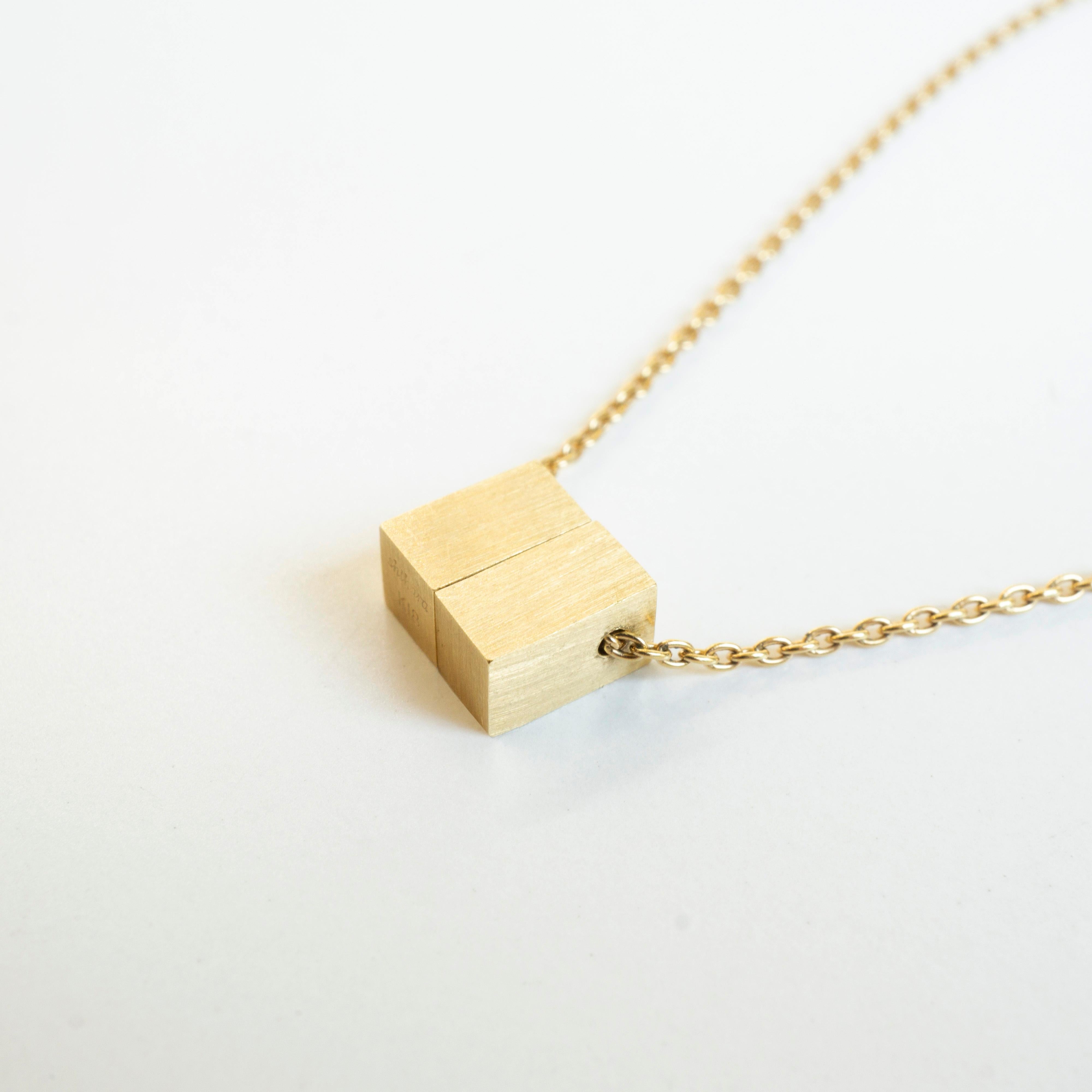 18 Karat Yellow Gold Adjustable Cube Necklace For Sale 4