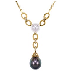 18 Karat Yellow Gold Akoya Japanese Pearl and Diamond Necklace