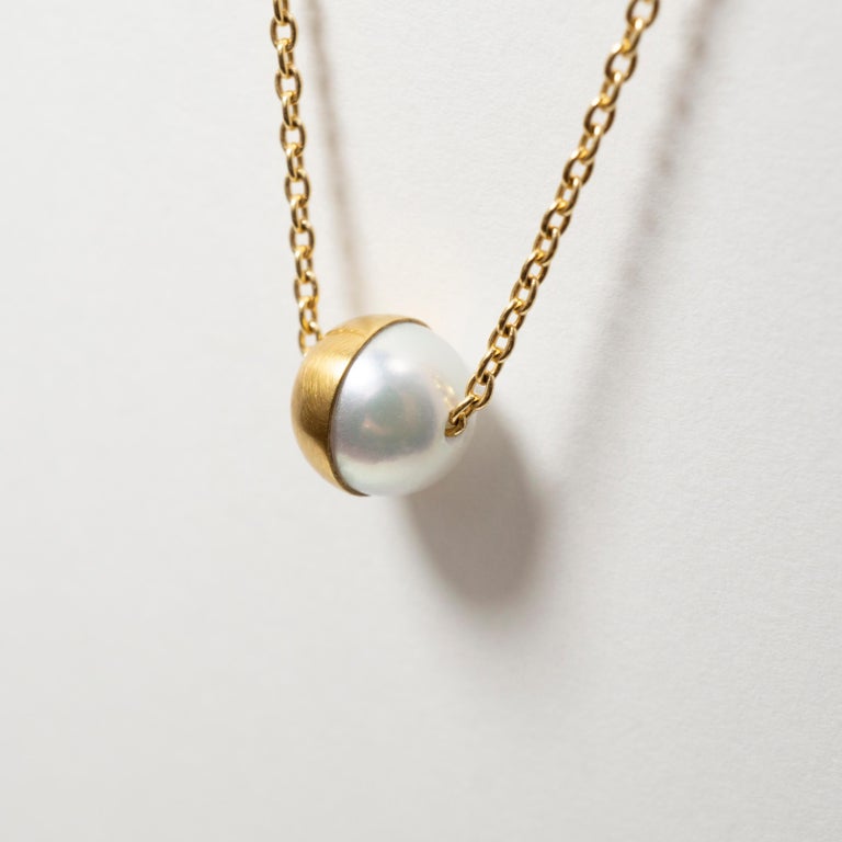 18 Karat Yellow Gold Akoya Pearl Necklace For Sale at 1stDibs